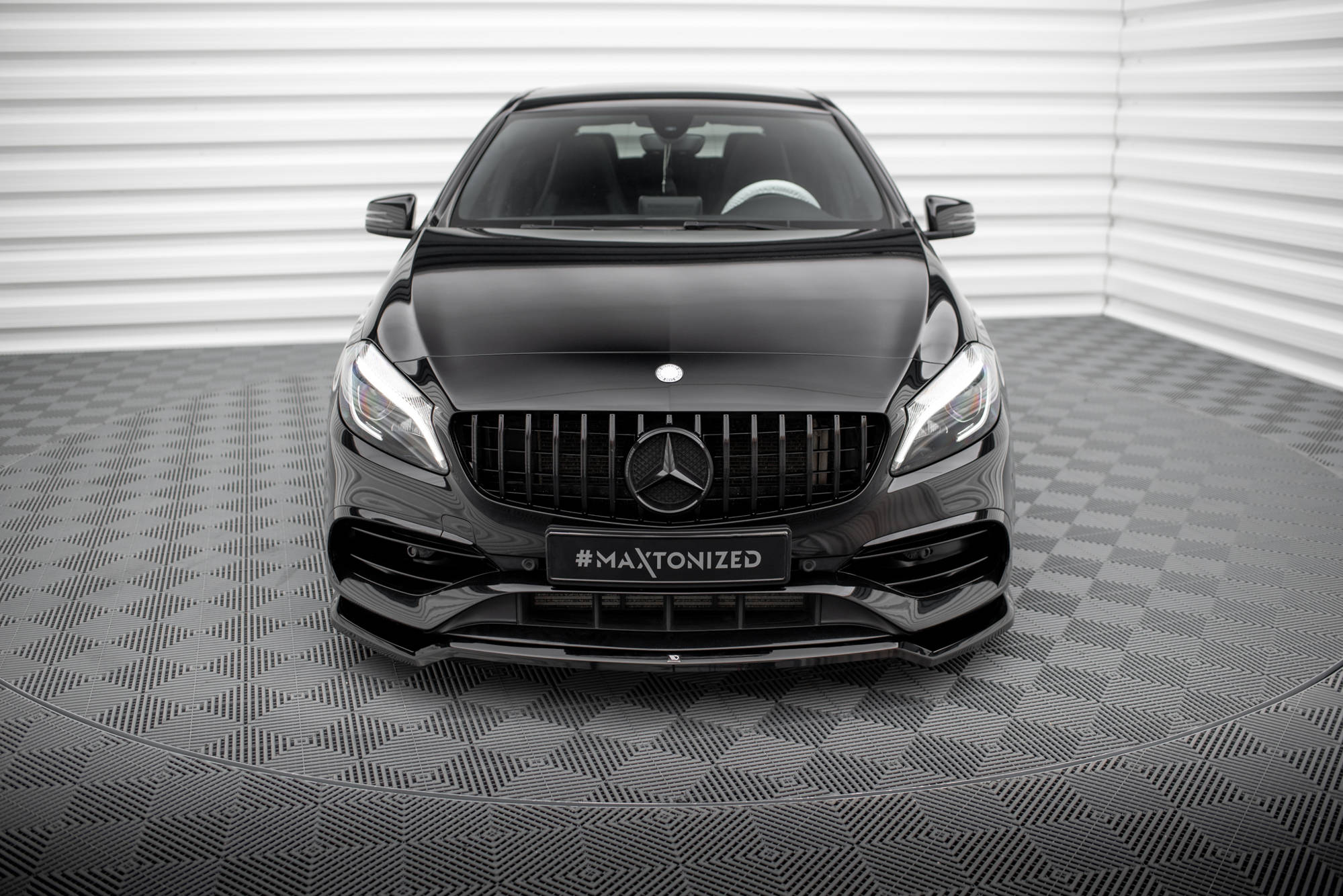 Maxton Design Set Of Splitters para Mercedes-Benz A AMG-Line W176 Facelift - imagen 2