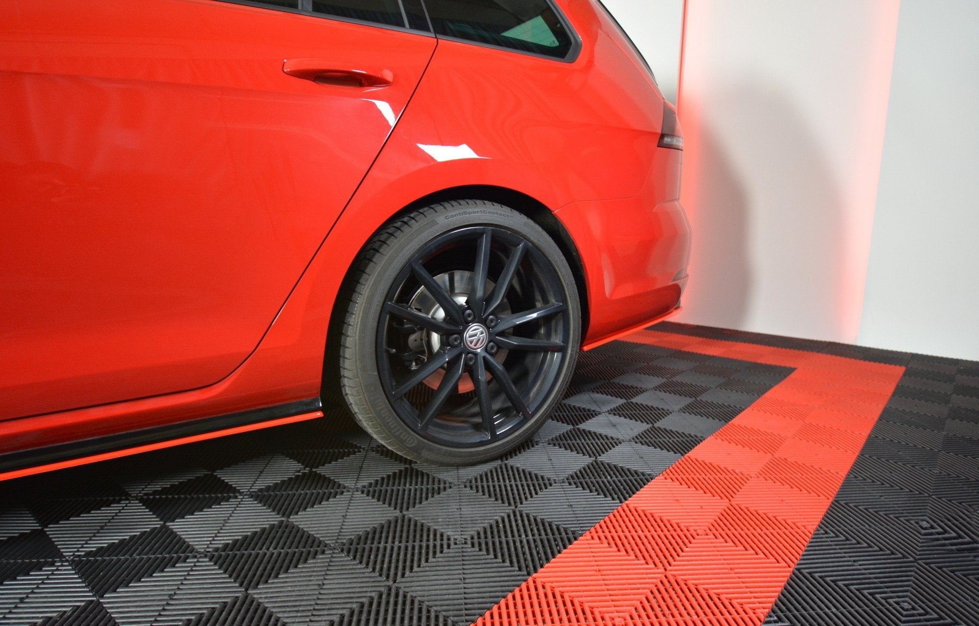 Maxton Design Splitters laterales traseros V.2 para Volkswagen Golf Mk7 R Variant Facelift - imagen 2