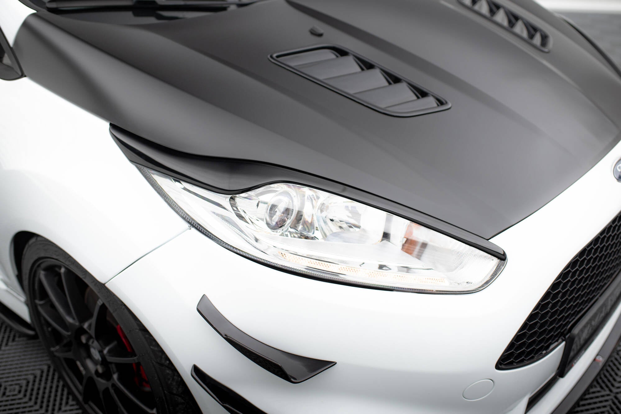 Maxton Design Eyebrows V.2 para Ford Fiesta ST / ST-Line / Standard Mk7 Facelift - imagen 6