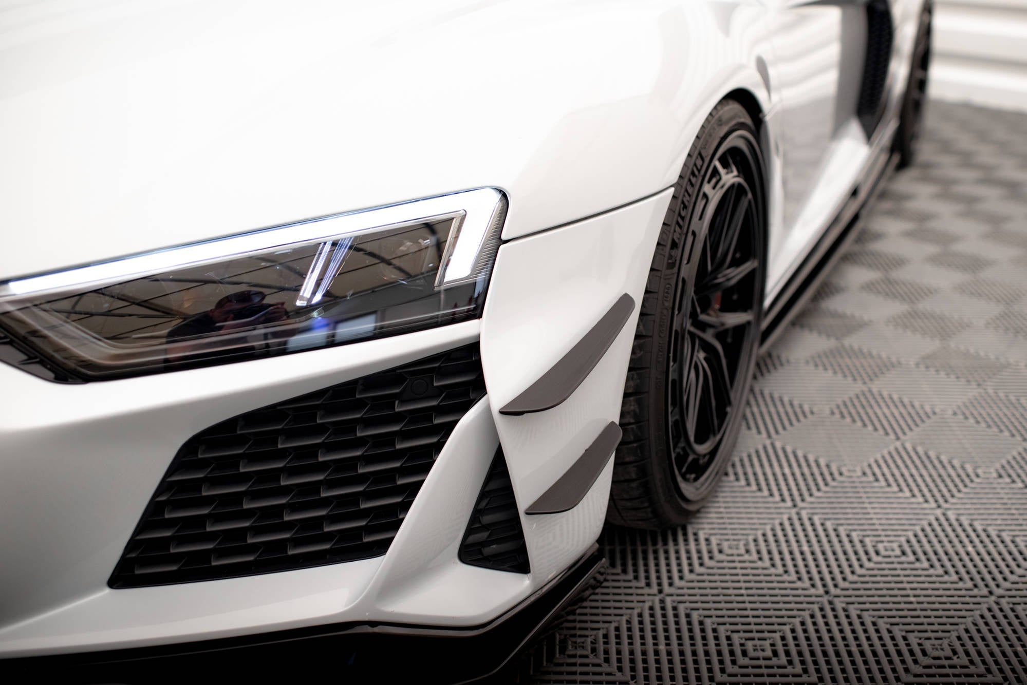 Maxton Design Paragolpes delantero Wings (Canards) para Audi R8 Mk2 Facelift - imagen 1