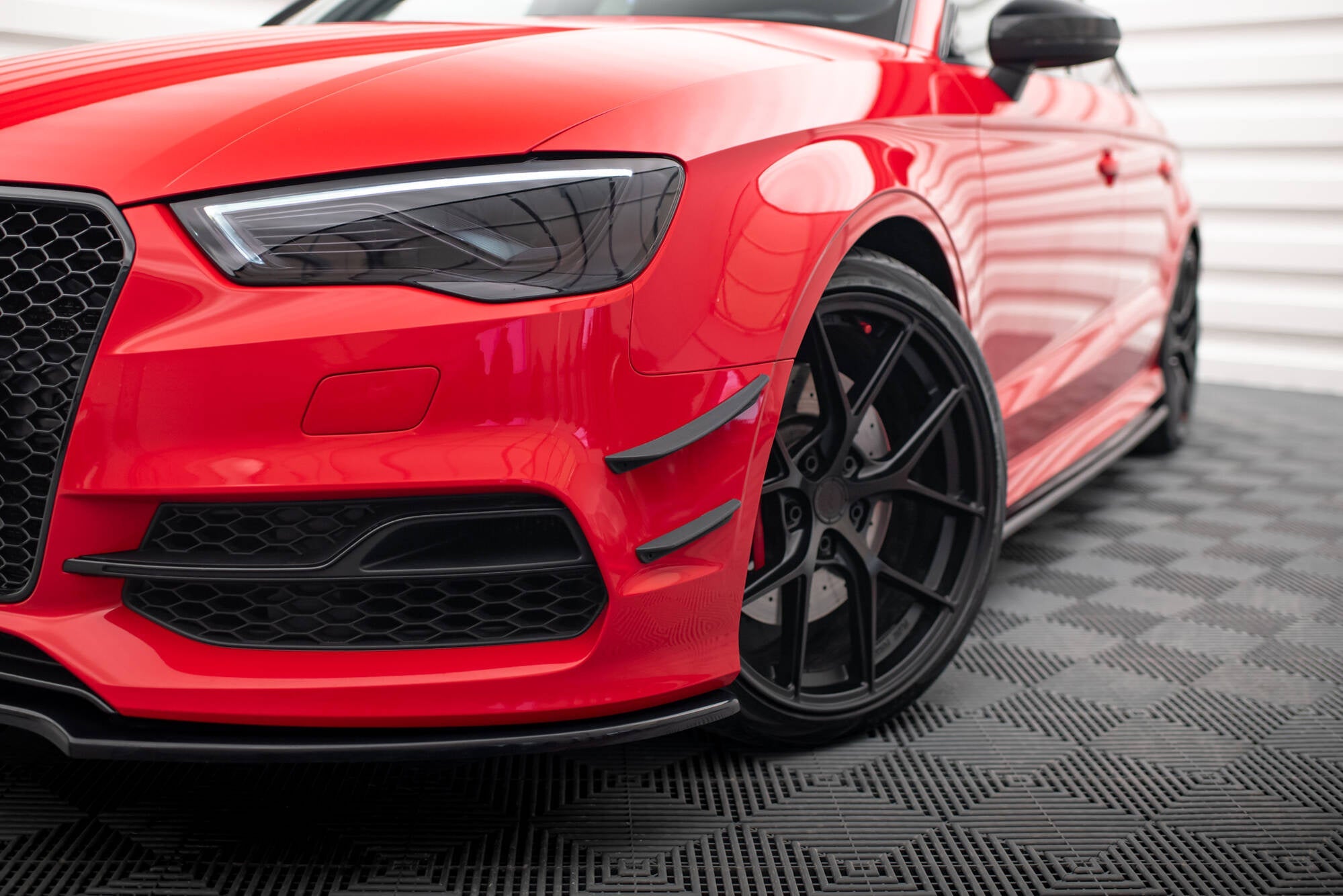 Maxton Design Paragolpes delantero Wings (Canards) para Audi S3 / A3 S-Line 8V Sedan / Cabrio - imagen 1