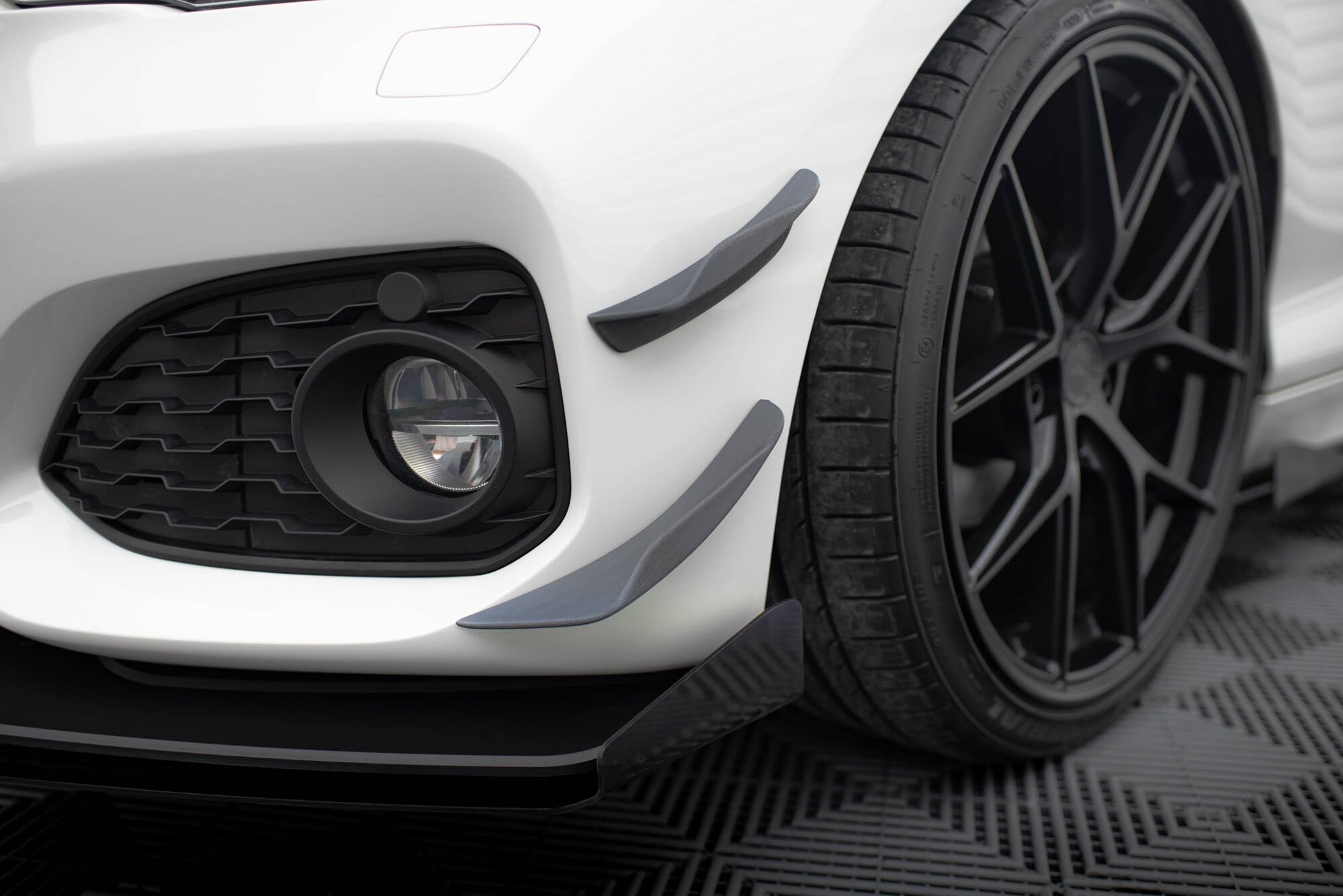 Maxton Design Paragolpes delantero Wings (Canards) para BMW 1 M-Pack / M140i F20 Facelift - imagen 3