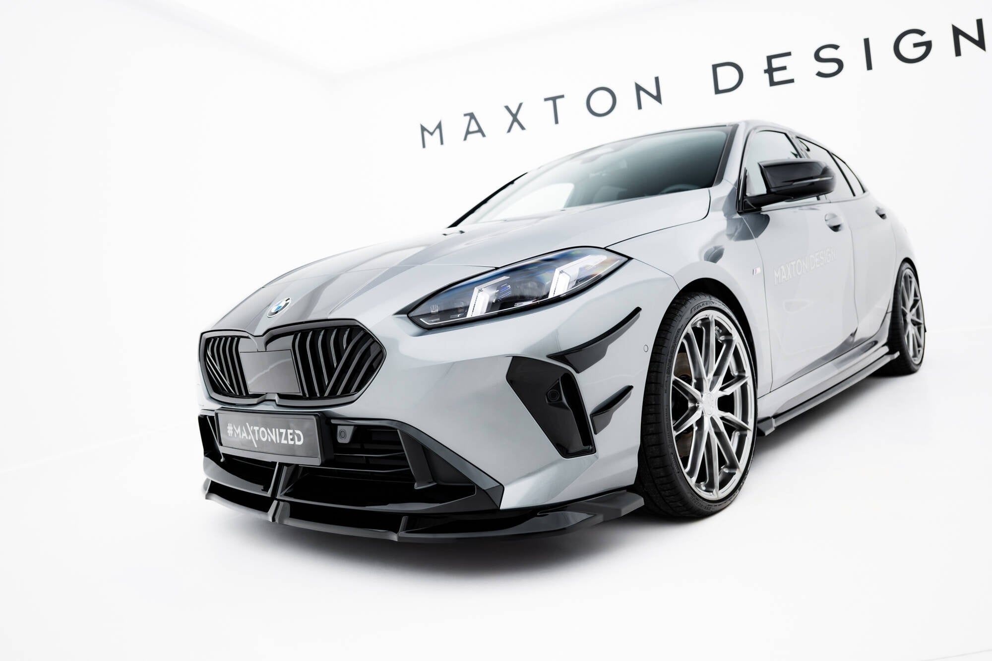 Maxton Design Paragolpes delantero Wings (Canards) para BMW M135i F70 - imagen 4