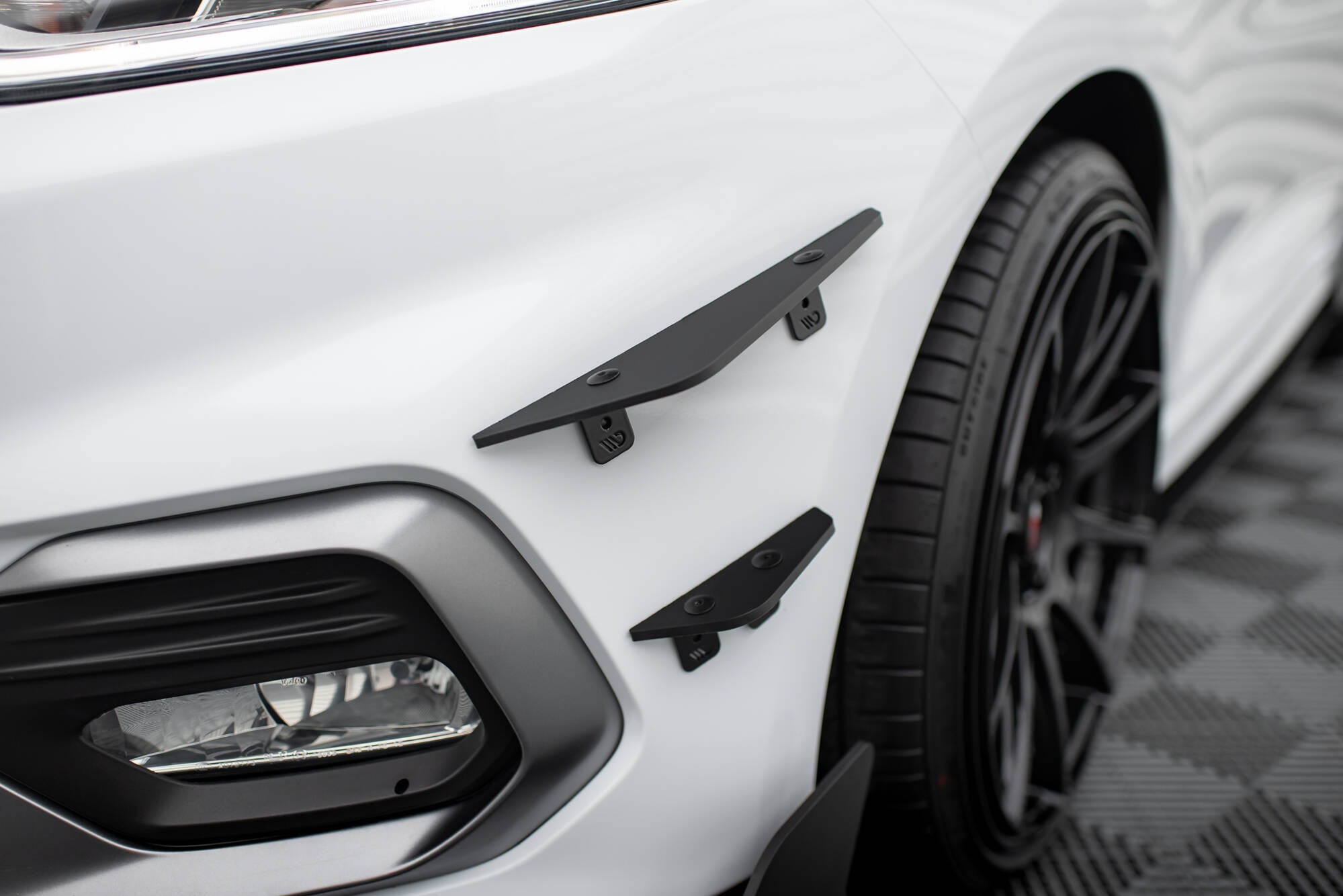 Maxton Design Paragolpes delantero Wings (Canards) para Ford Fiesta Mk8 ST/ ST-Line - imagen 1