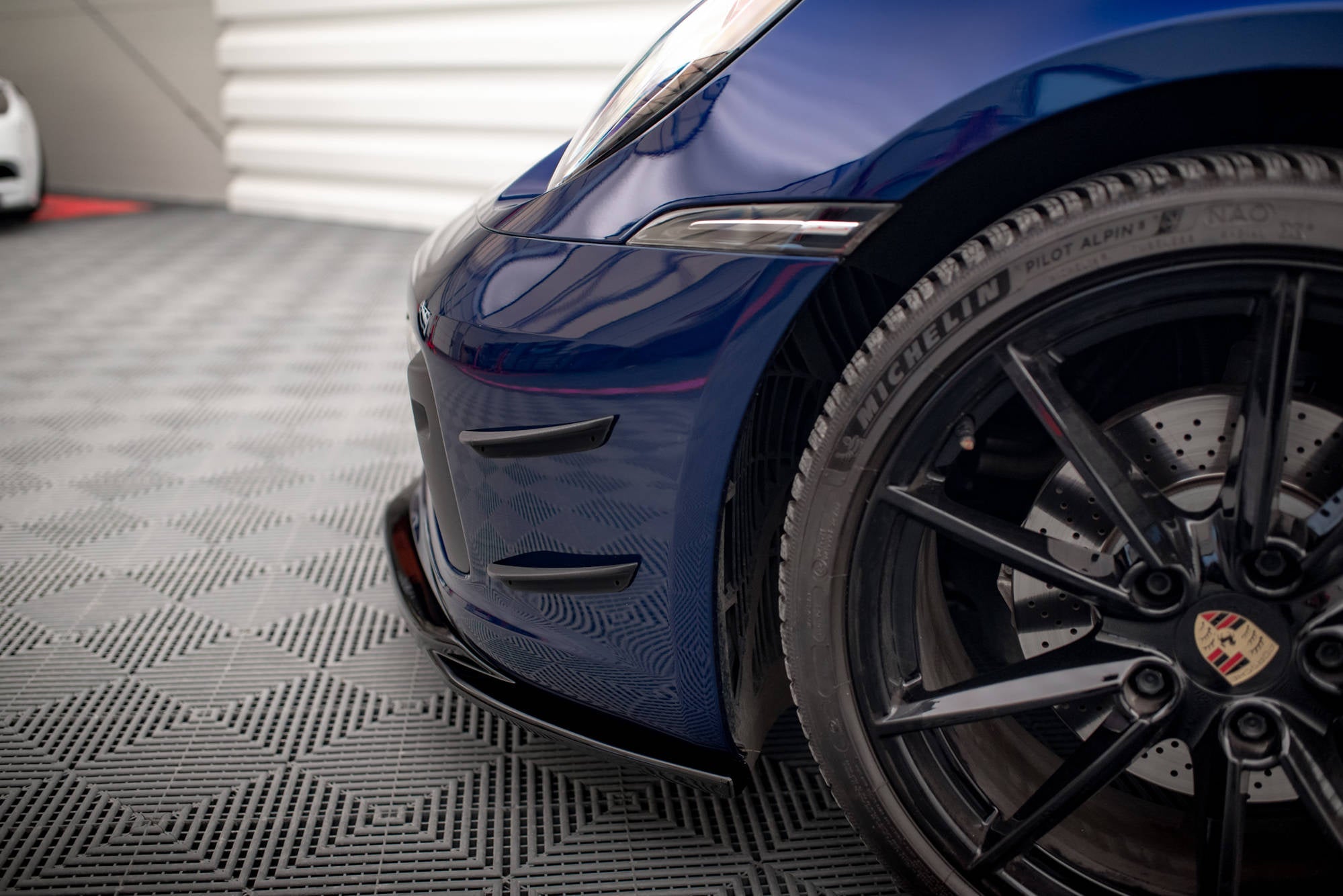 Maxton Design Paragolpes delantero Wings (Canards) para Porsche 911 Carrera Aero 992 - imagen 4