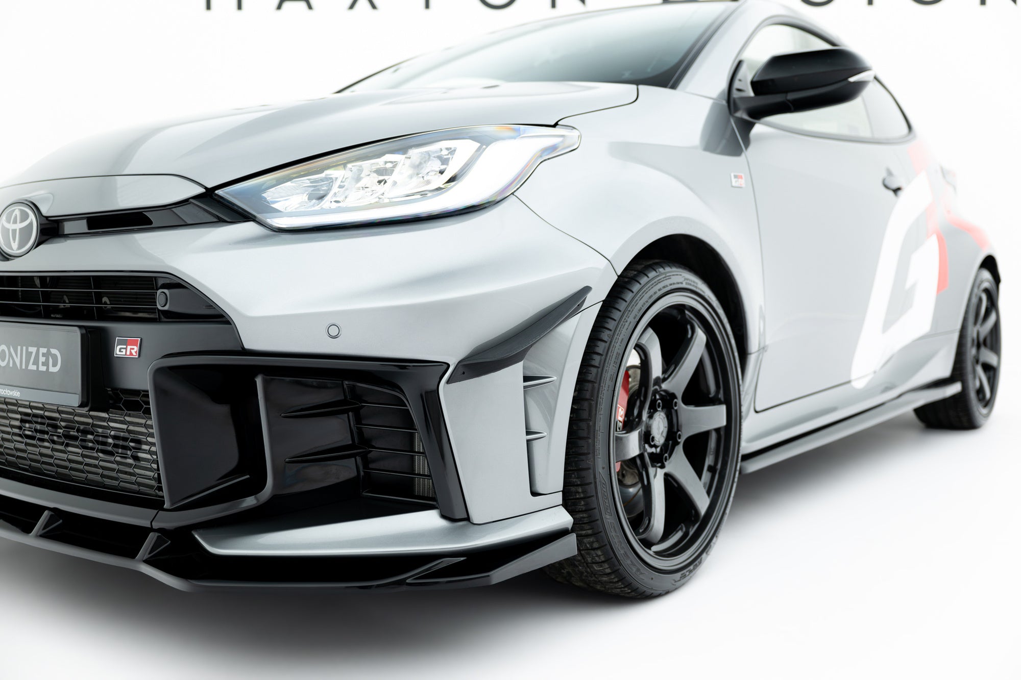 Maxton Design Paragolpes delantero Wings (Canards) para Toyota GR Yaris Mk4 Facelift - imagen 1