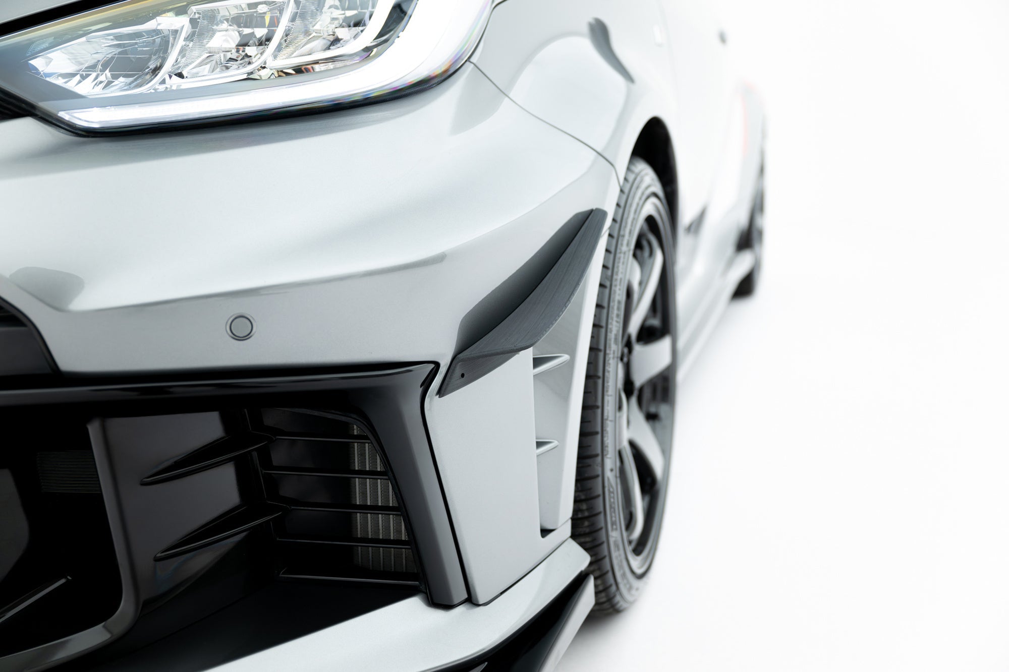 Maxton Design Paragolpes delantero Wings (Canards) para Toyota GR Yaris Mk4 Facelift - imagen 2