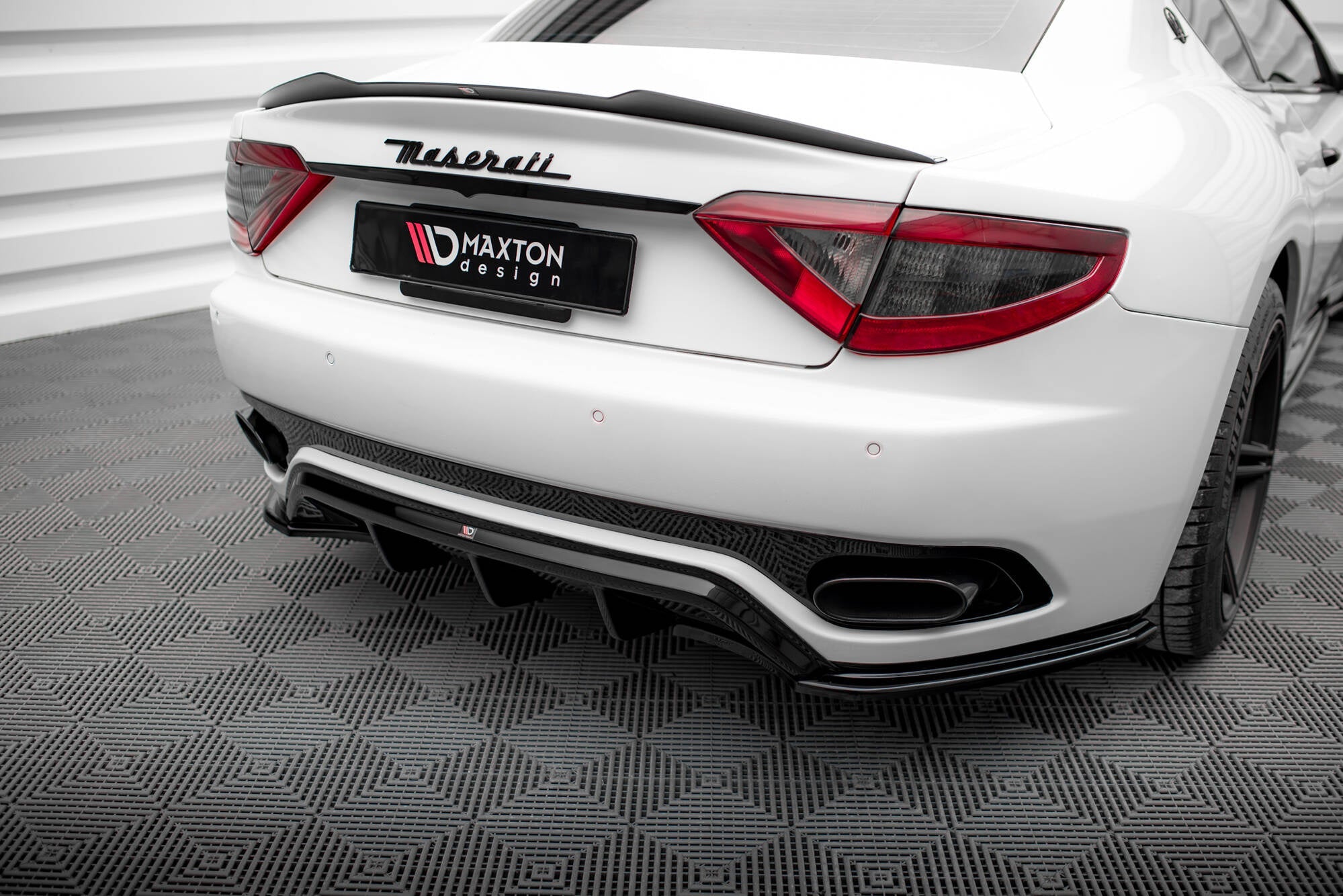 Maxton Design Difusor trasero para Maserati Granturismo Mk1 - imagen 1