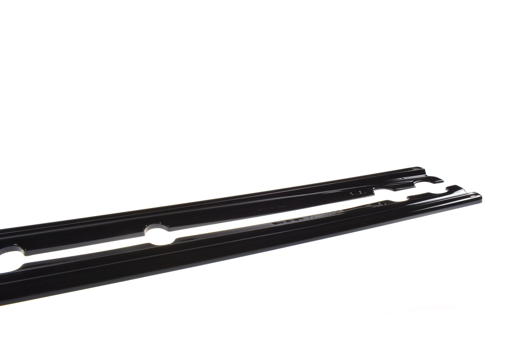 Maxton Design Difusores de taloneras laterales para BMW 6 Gran Coupé - imagen 5