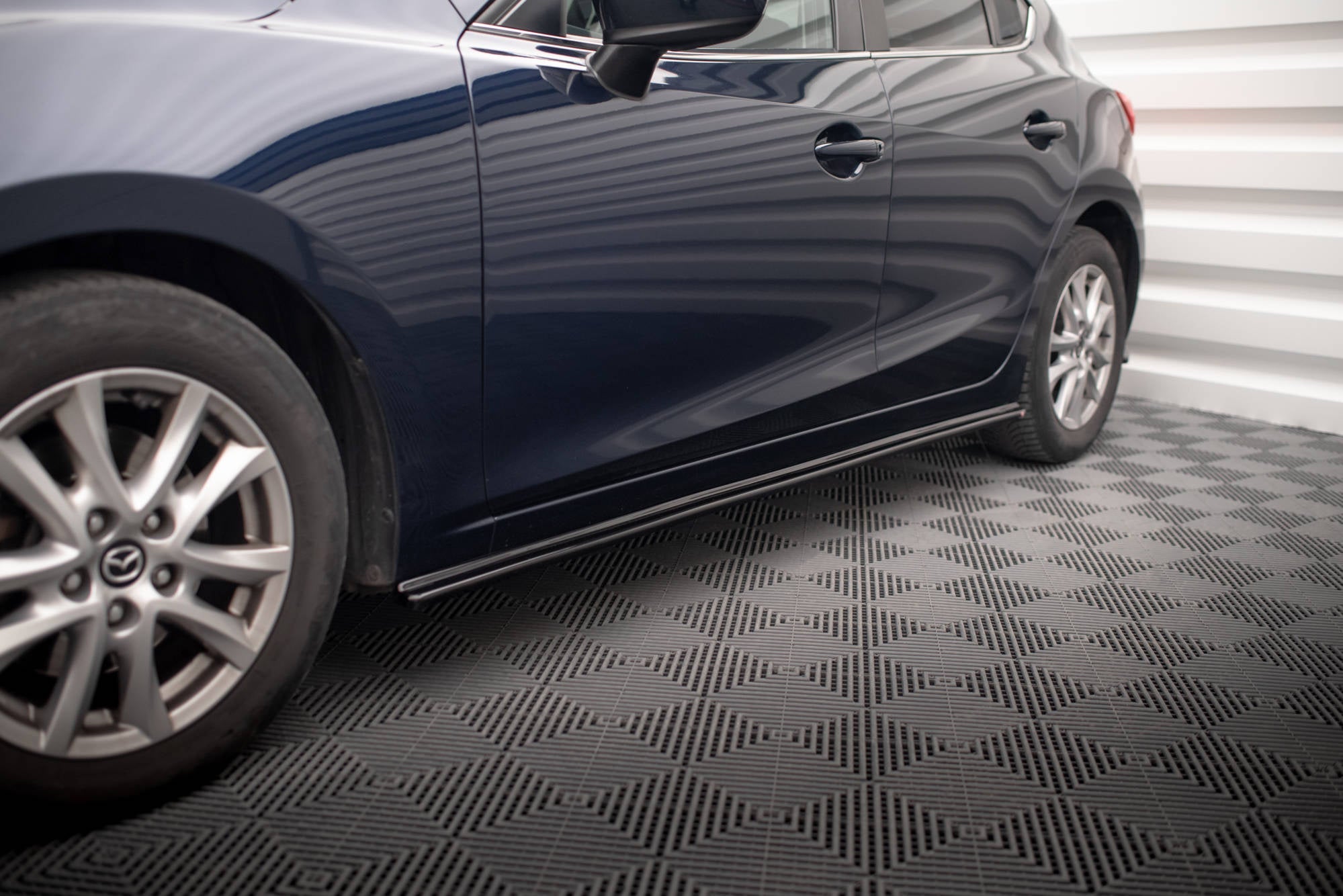 Maxton Design Difusores de taloneras laterales para Mazda 3 BN (Mk3) - imagen 1