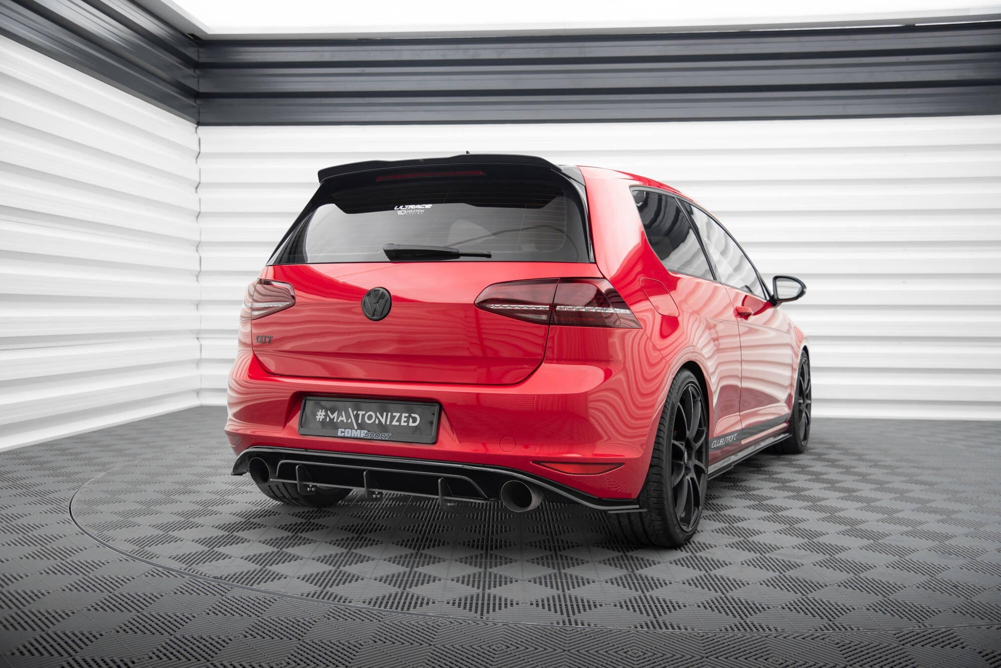 Maxton Design Difusor trasero para Volkswagen Golf Mk7 GTI Clubsport - imagen 2