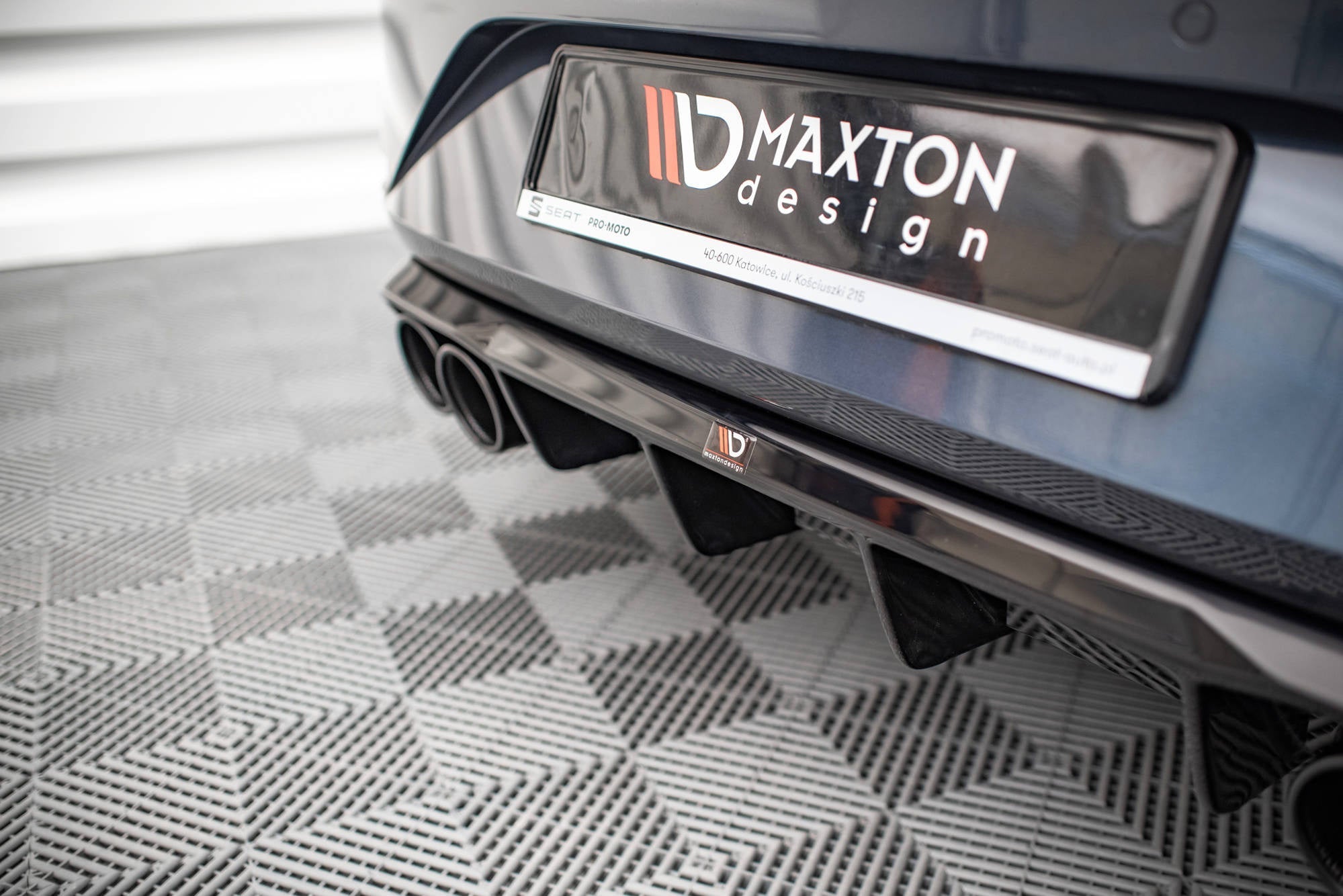 Maxton Design Difusor trasero + Exhaust Ends Imitation para Seat Leon FR Hatchback Mk4 - imagen 2