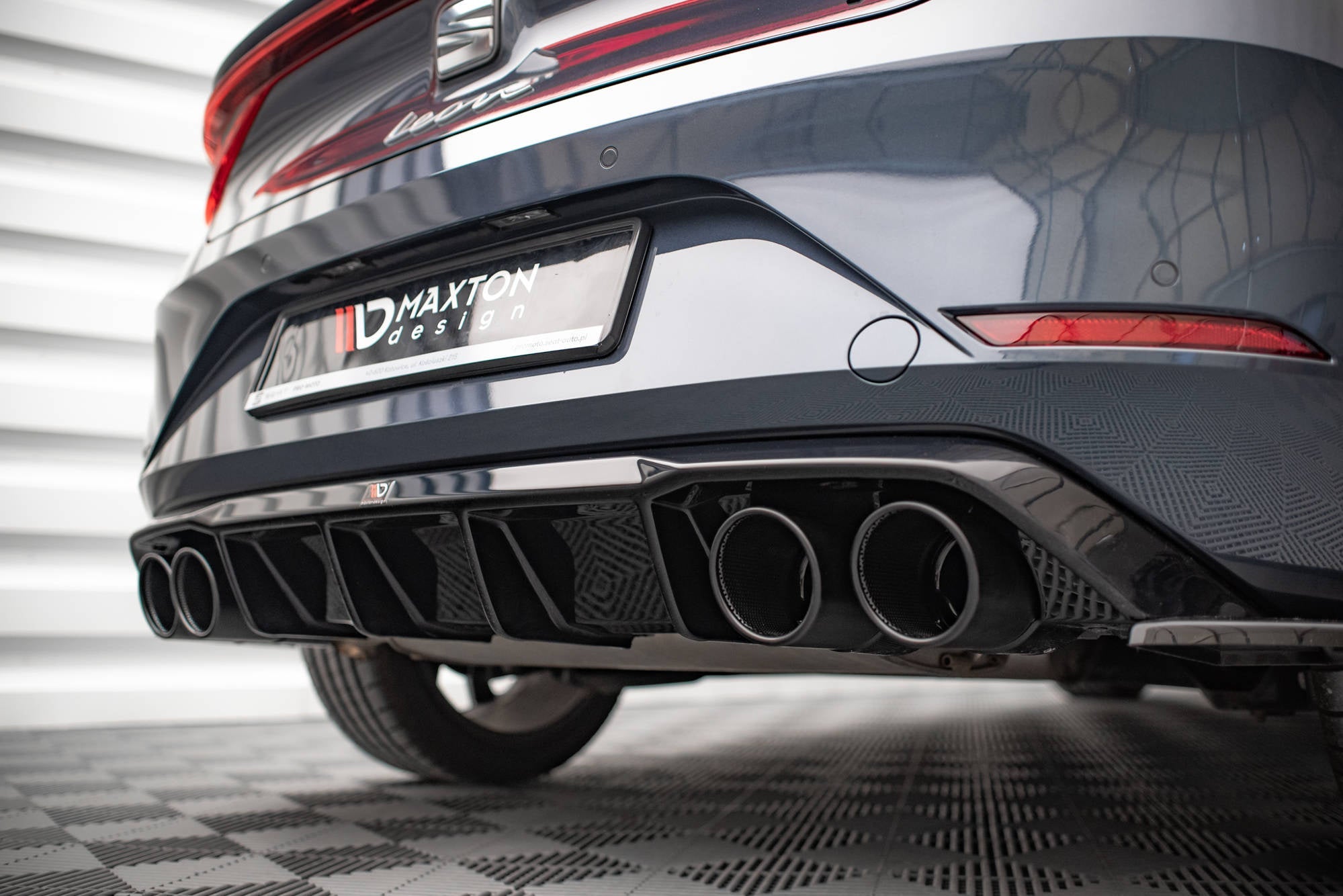 Maxton Design Difusor trasero + Exhaust Ends Imitation para Seat Leon FR Hatchback Mk4 - imagen 2