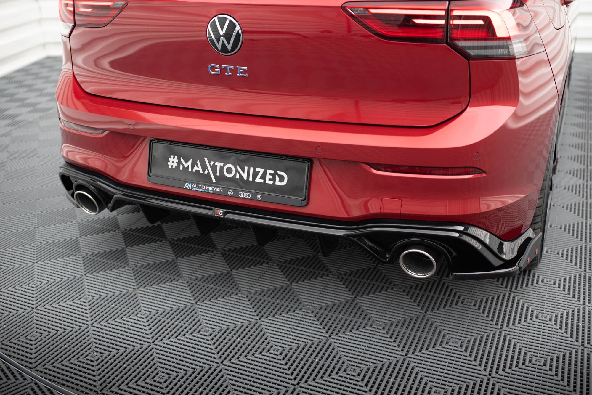 Maxton Design Difusor trasero + Exhaust Ends Imitation para Volkswagen Golf GTE / R-Line Mk8 / Mk8 Facelift - imagen 4