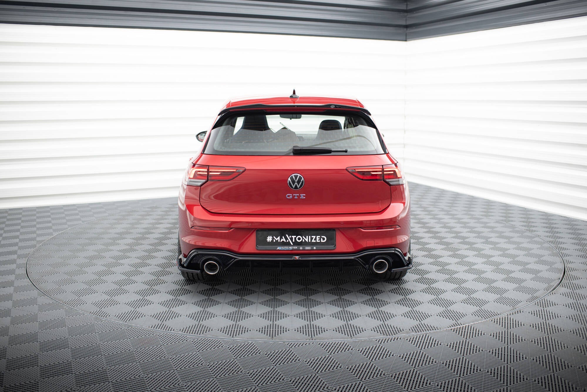 Maxton Design Difusor trasero + Exhaust Ends Imitation para Volkswagen Golf GTE / R-Line Mk8 / Mk8 Facelift - imagen 5