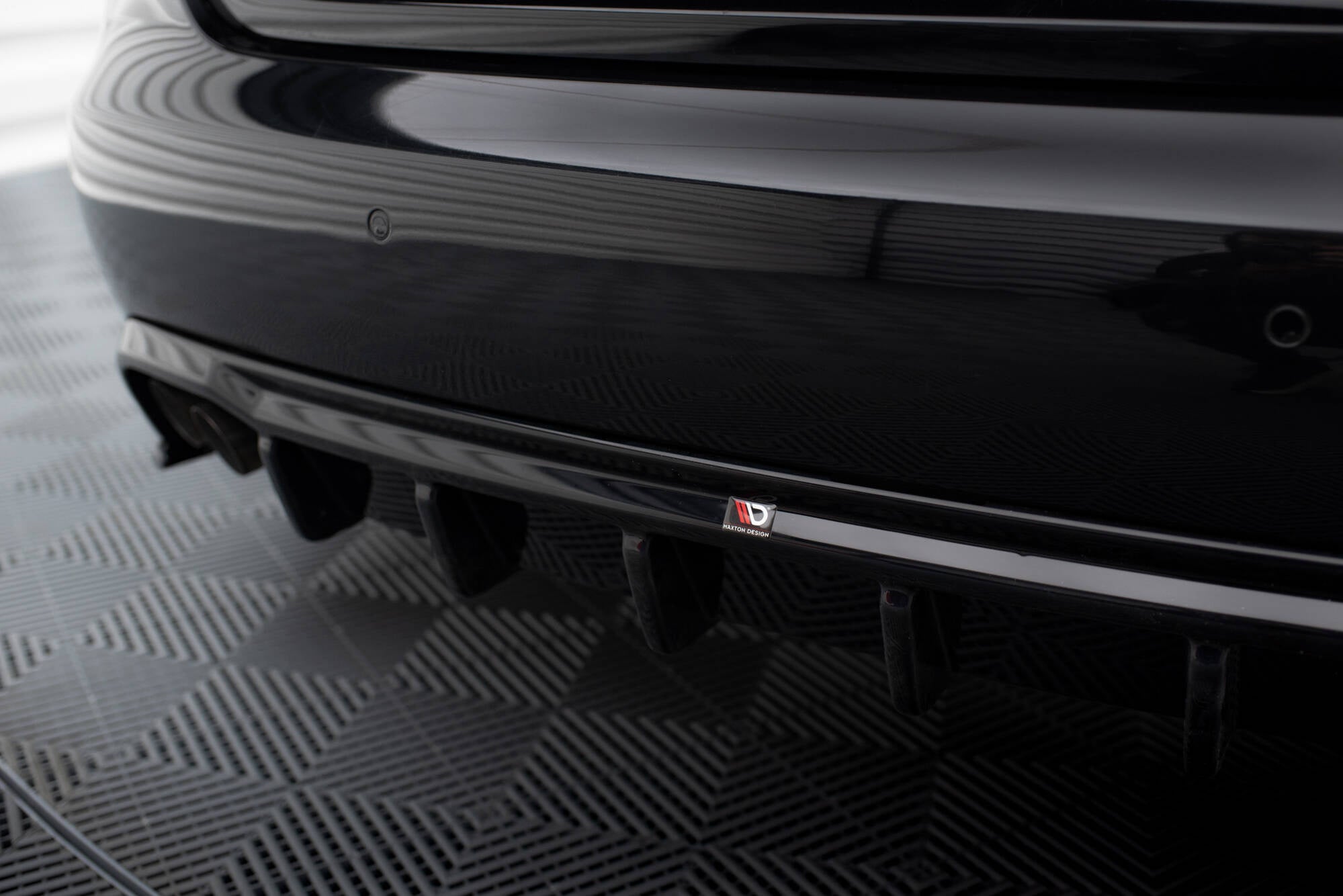 Maxton Design Difusor trasero para Audi A4 B8 (Single side dual Exhaust version) - imagen 2