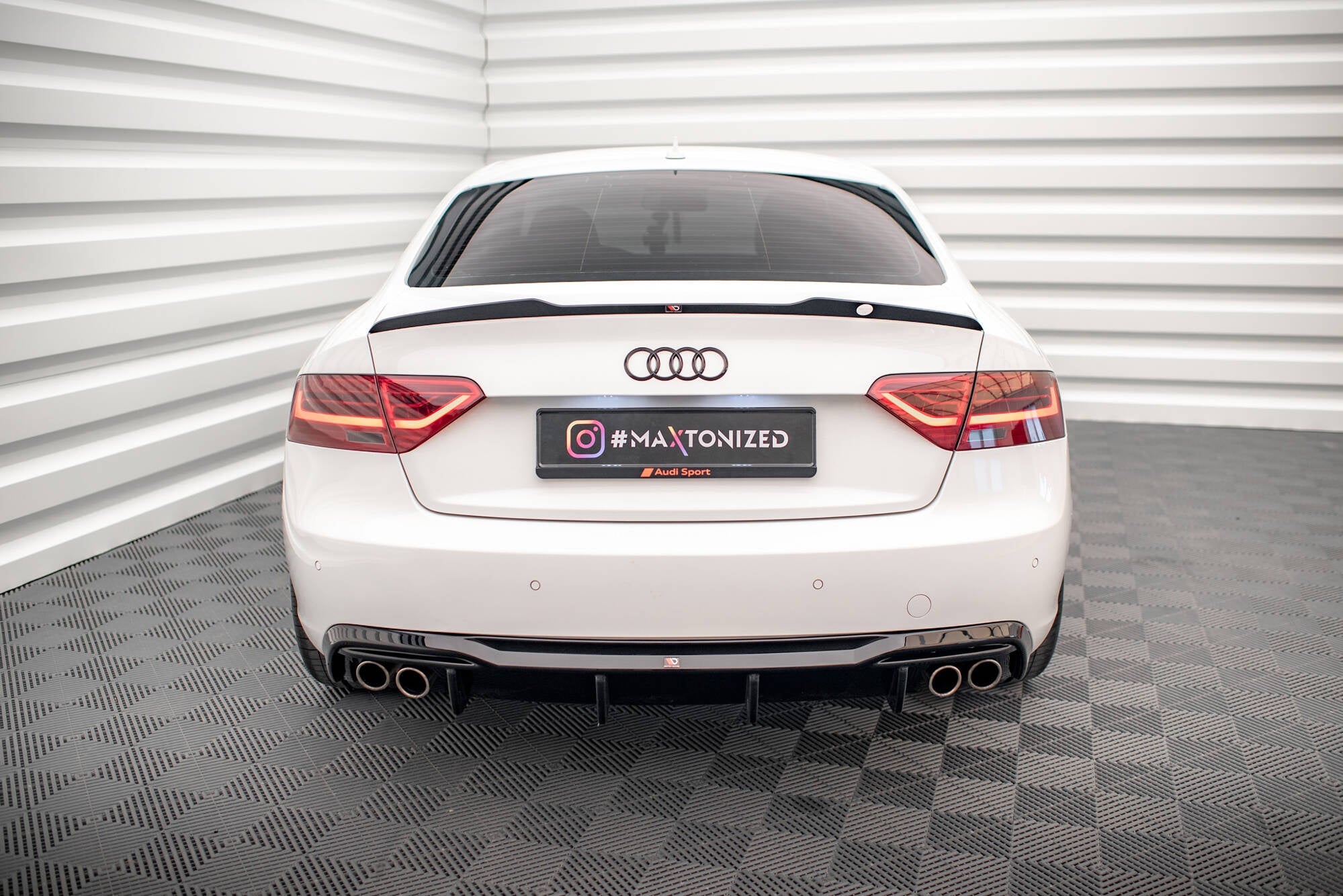 Maxton Design Difusor trasero para Audi A5 Coupe 8T Facelift (Version with dual Exhausts on both sides) - imagen 1