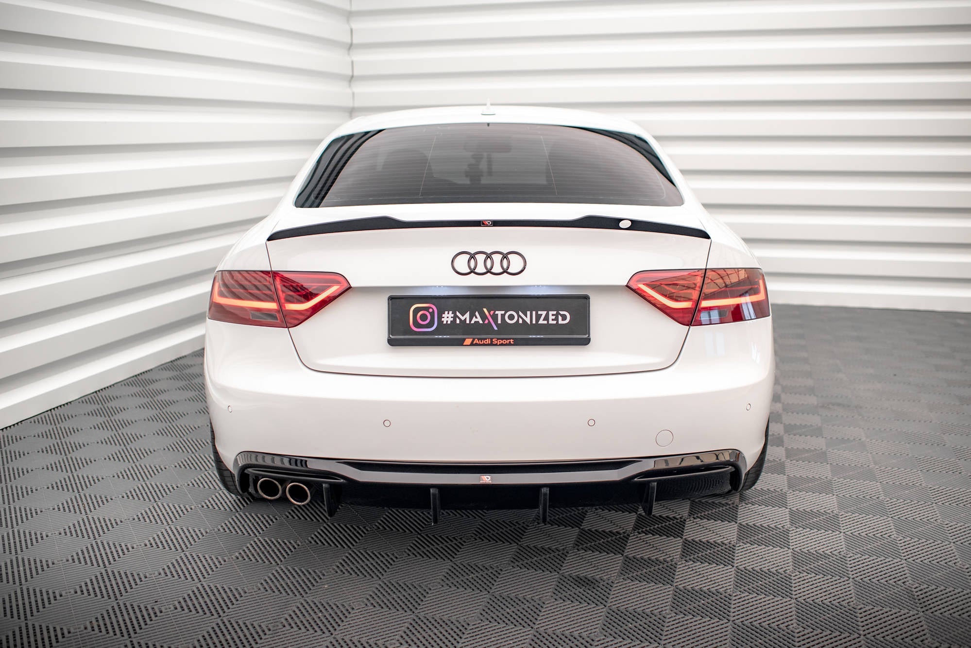 Maxton Design Difusor trasero para Audi A5 Sportback 8T Facelift (Version with dual Exhausts on one side) - imagen 1