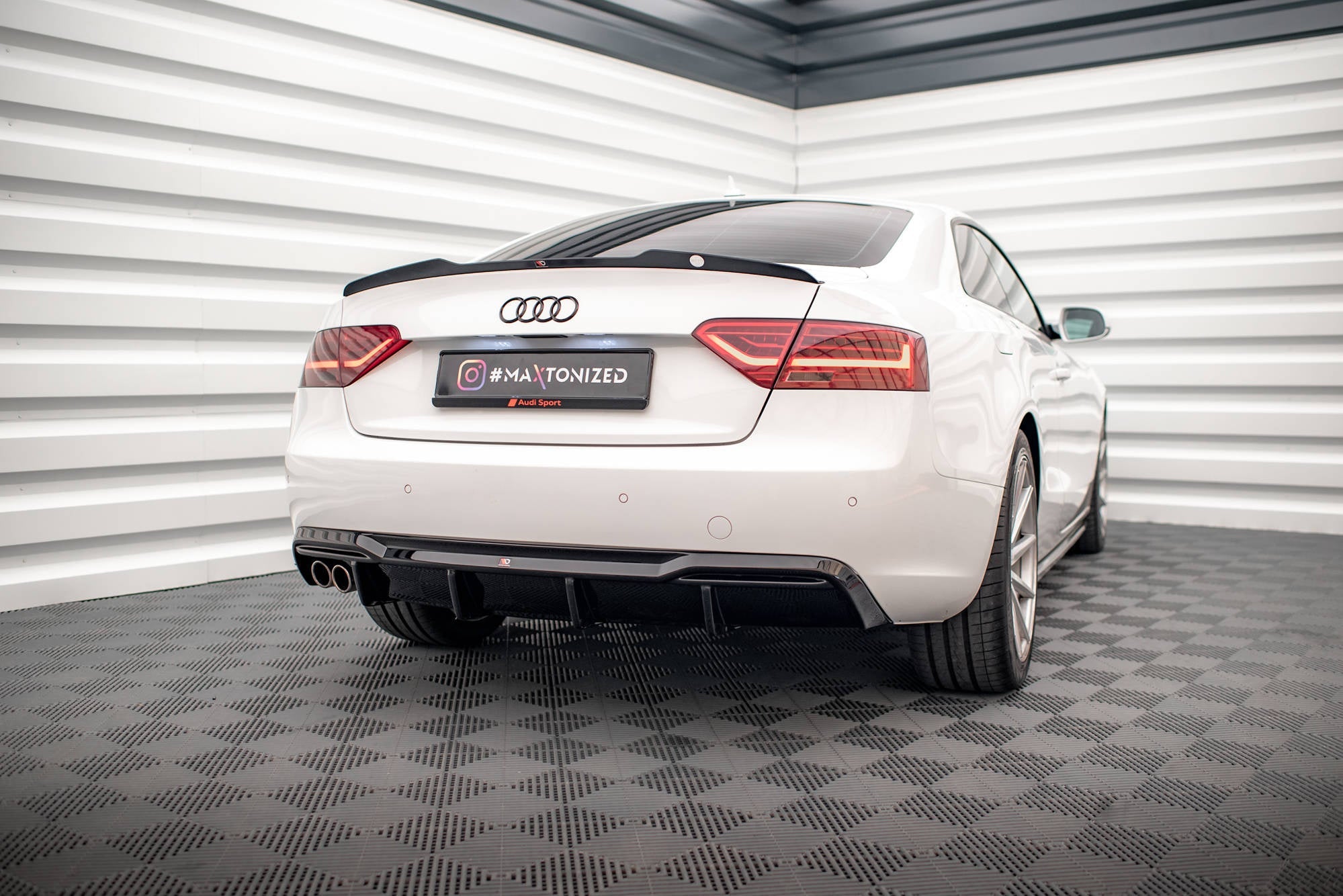Maxton Design Difusor trasero para Audi A5 Sportback 8T Facelift (Version with dual Exhausts on one side) - imagen 2