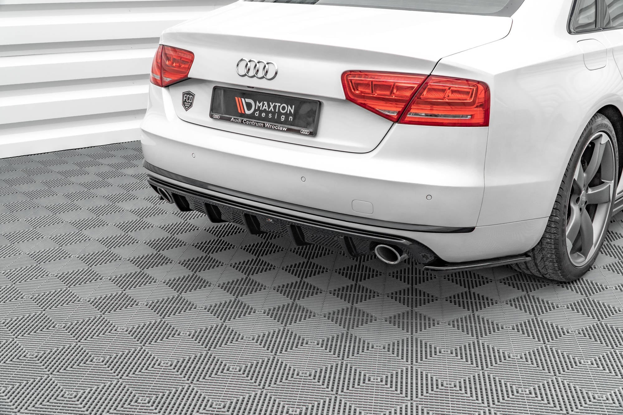Maxton Design Difusor trasero para Audi A8 D4 - imagen 2