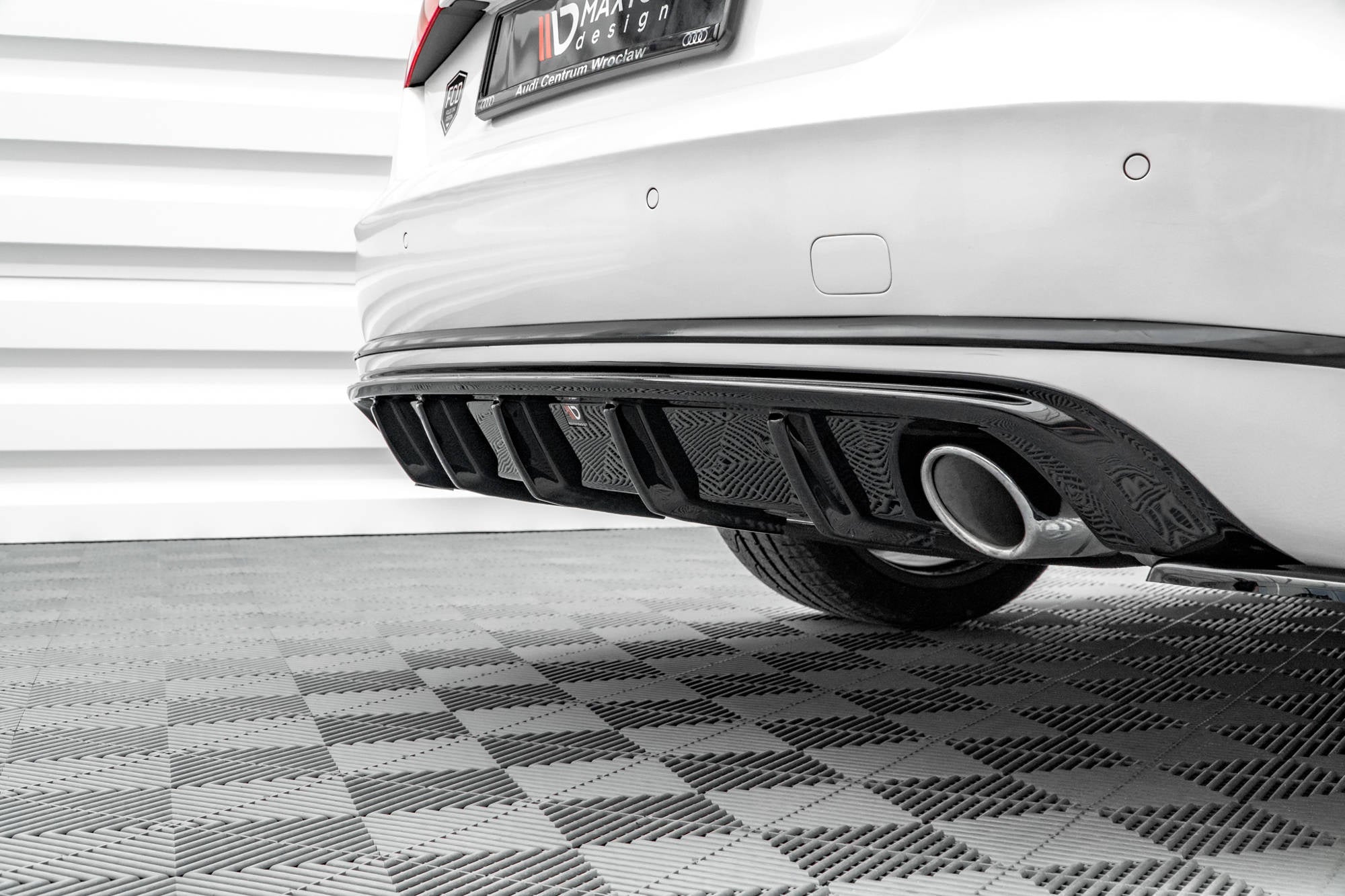 Maxton Design Difusor trasero para Audi A8 D4 - imagen 3