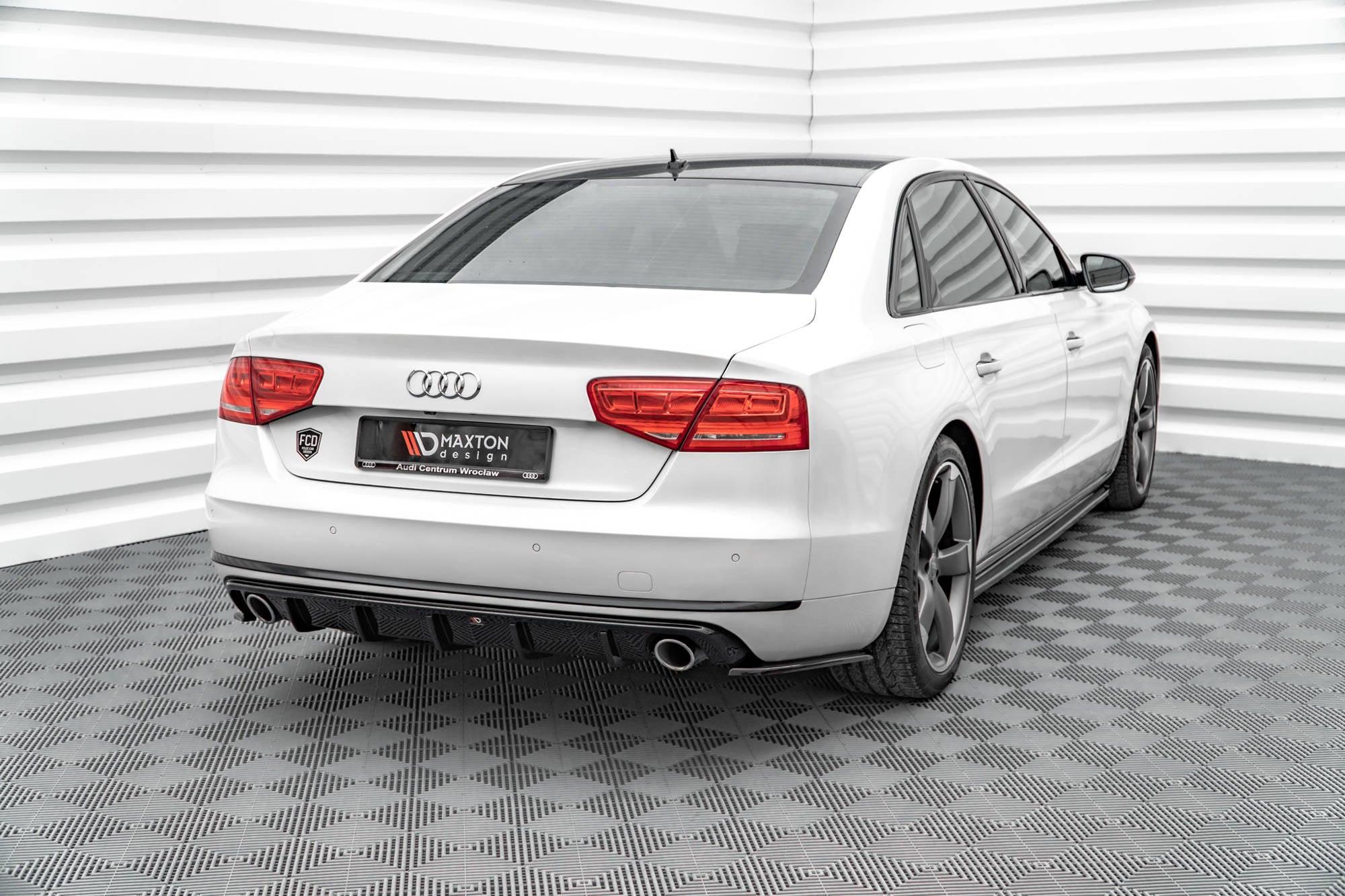 Maxton Design Difusor trasero para Audi A8 D4 - imagen 4