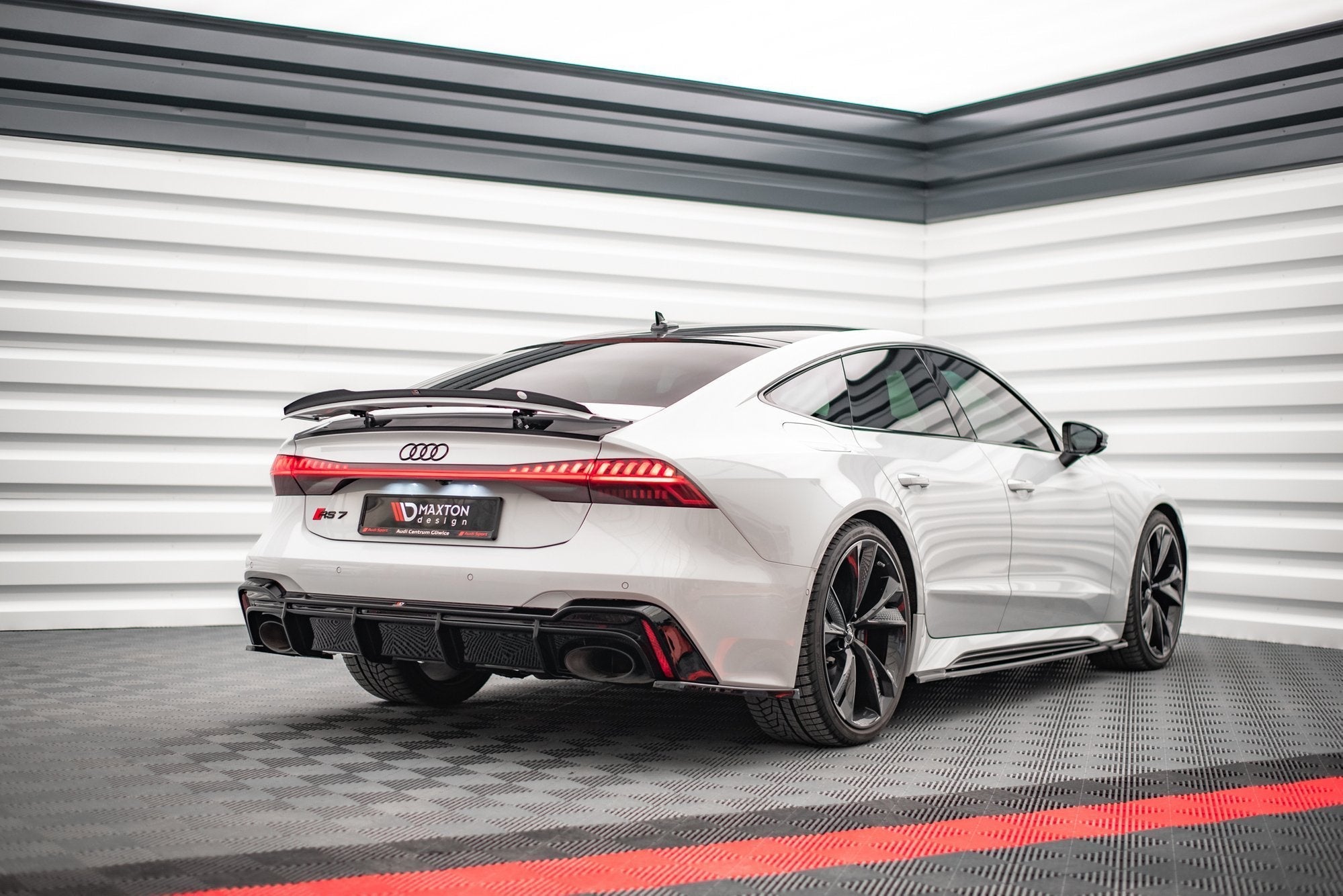 Maxton Design Difusor trasero para Audi RS7 C8 - imagen 3
