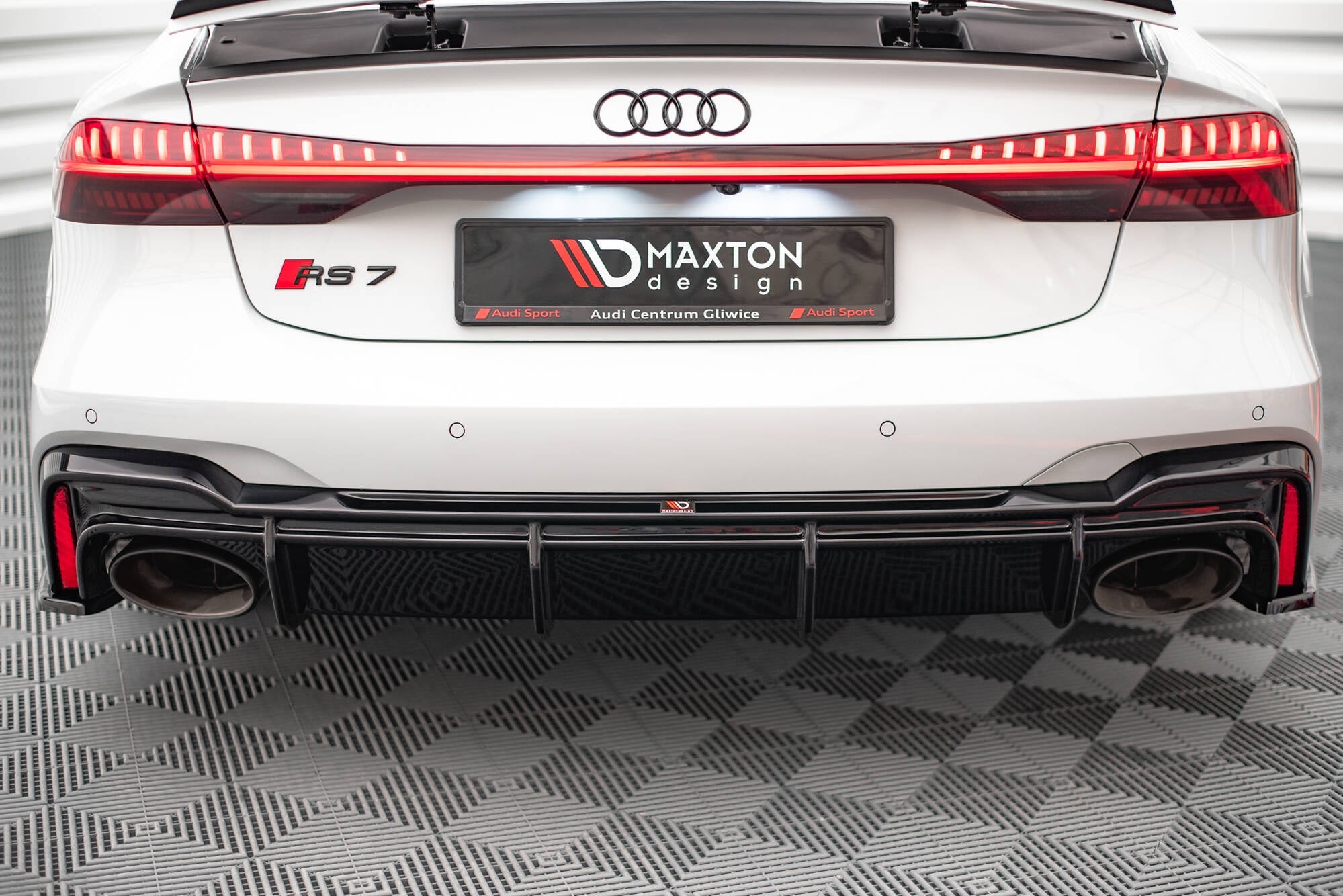 Maxton Design Difusor trasero para Audi RS7 C8 (Version with towbar) - imagen 1