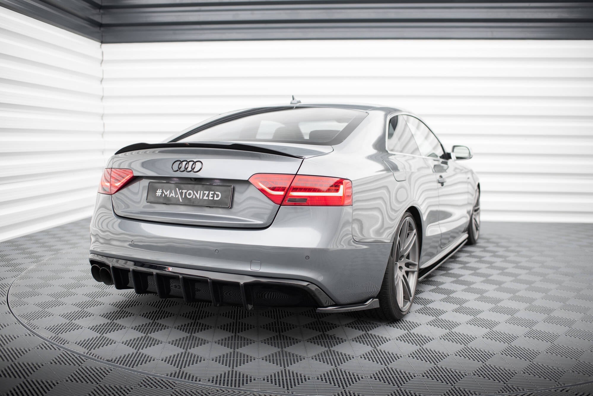 Maxton Design Difusor trasero para Audi S5 / A5 S-Line 8T Facelift (Single side dual Exhaust version) - imagen 2