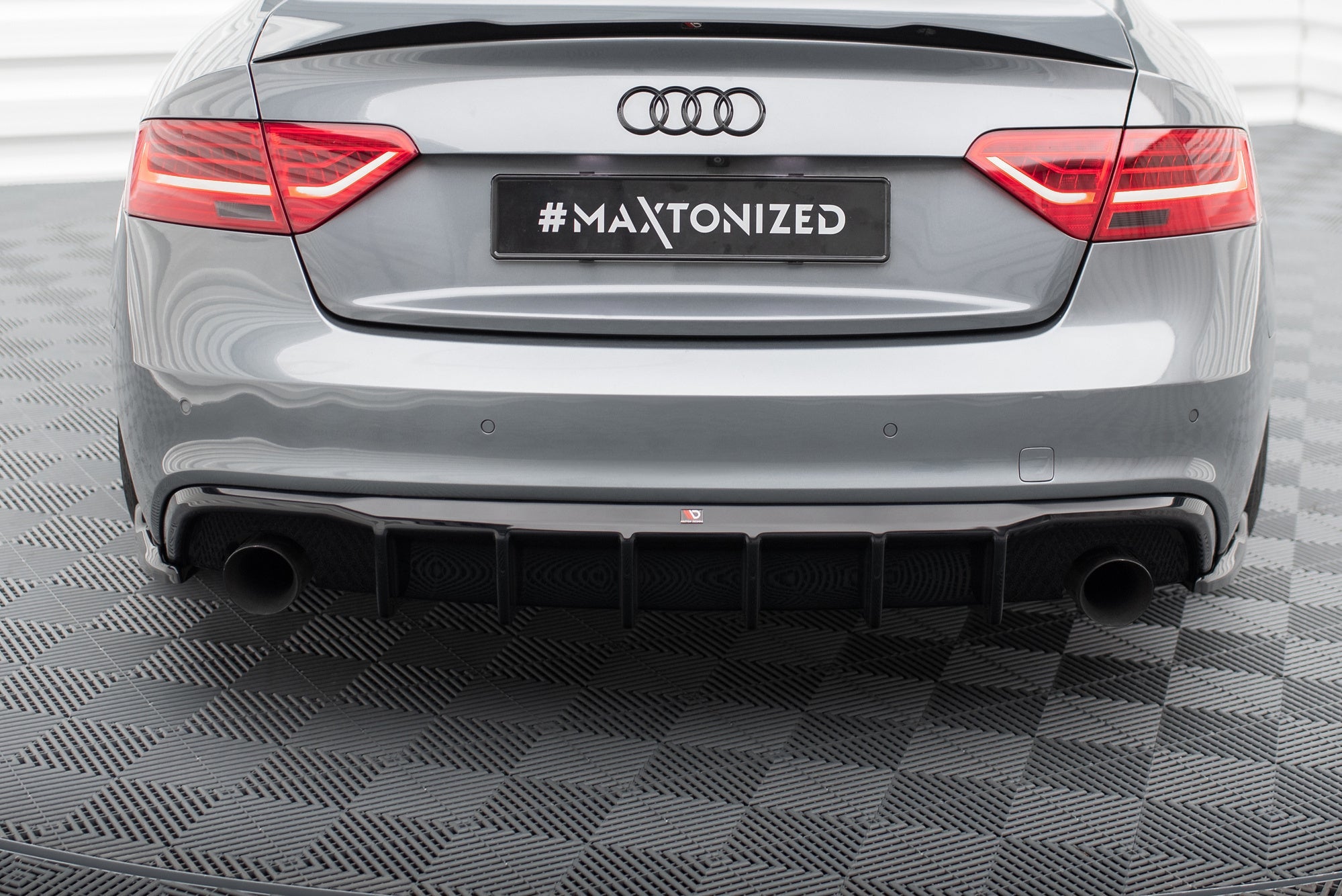 Maxton Design Difusor trasero para Audi S5 / A5 S-Line 8T Facelift (Version with single Exhausts on both sides) - imagen 1