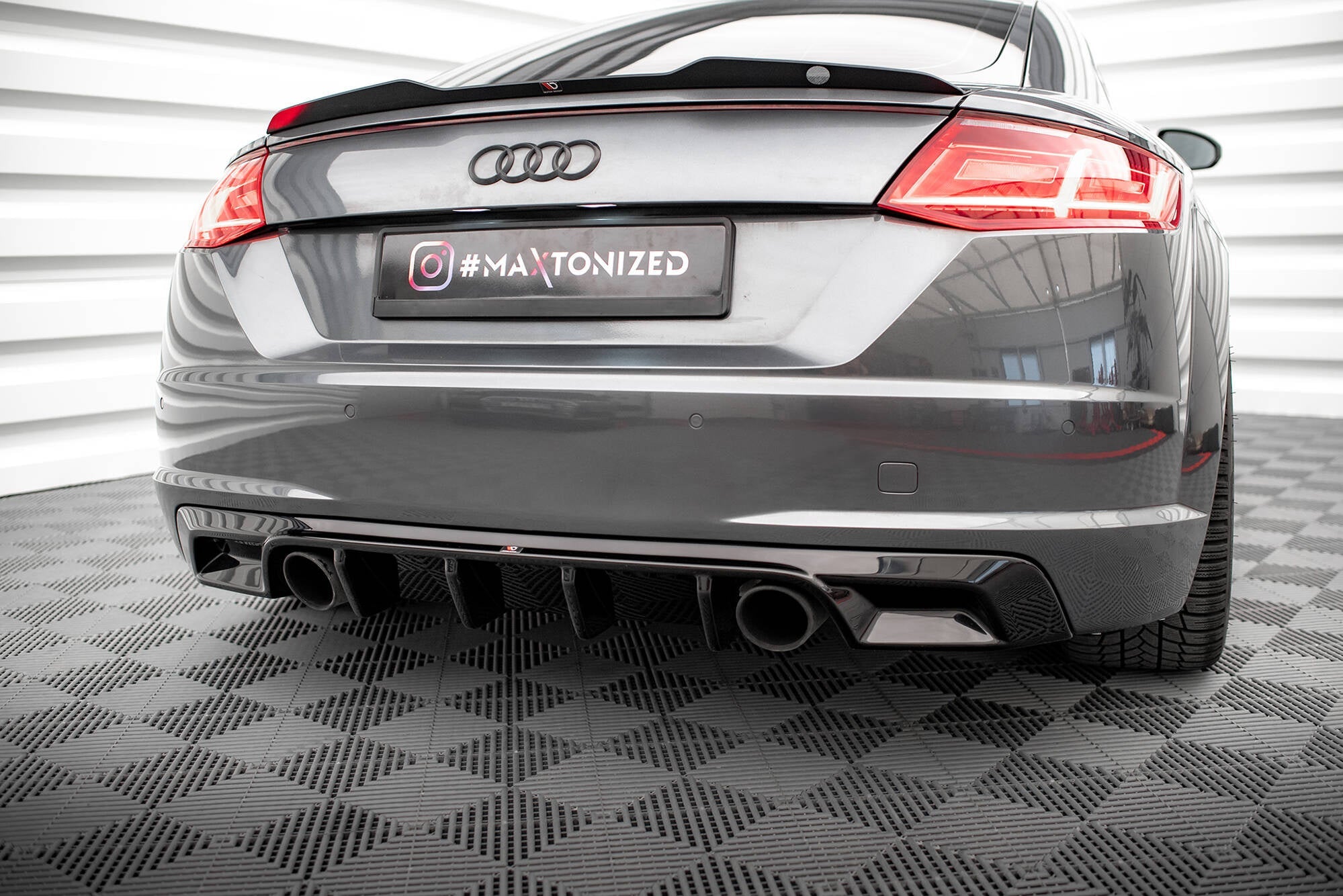 Maxton Design Difusor trasero para Audi TT S-Line 8S - imagen 1