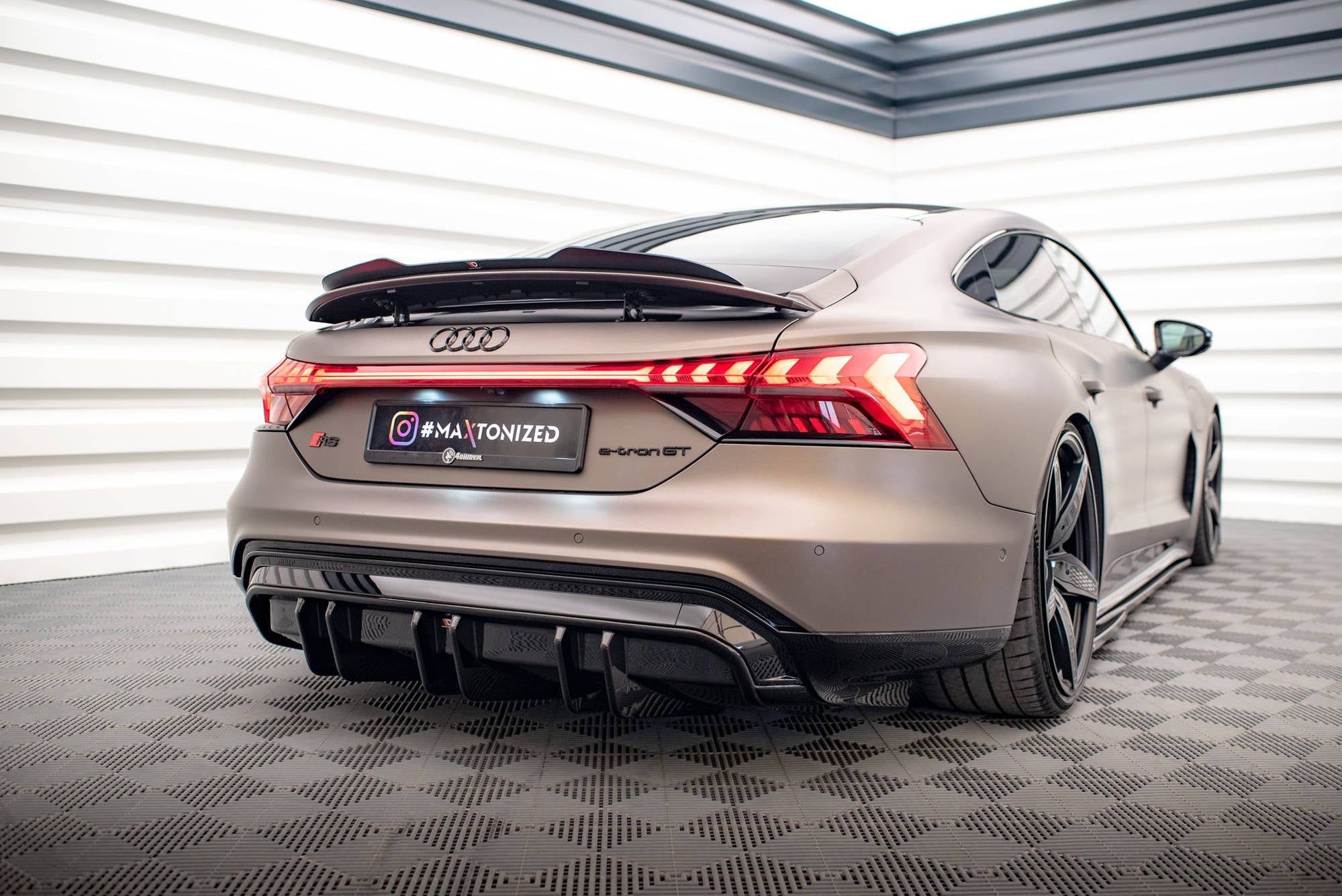 Maxton Design Difusor trasero para Audi e-Tron GT / RS GT Mk1 - imagen 4