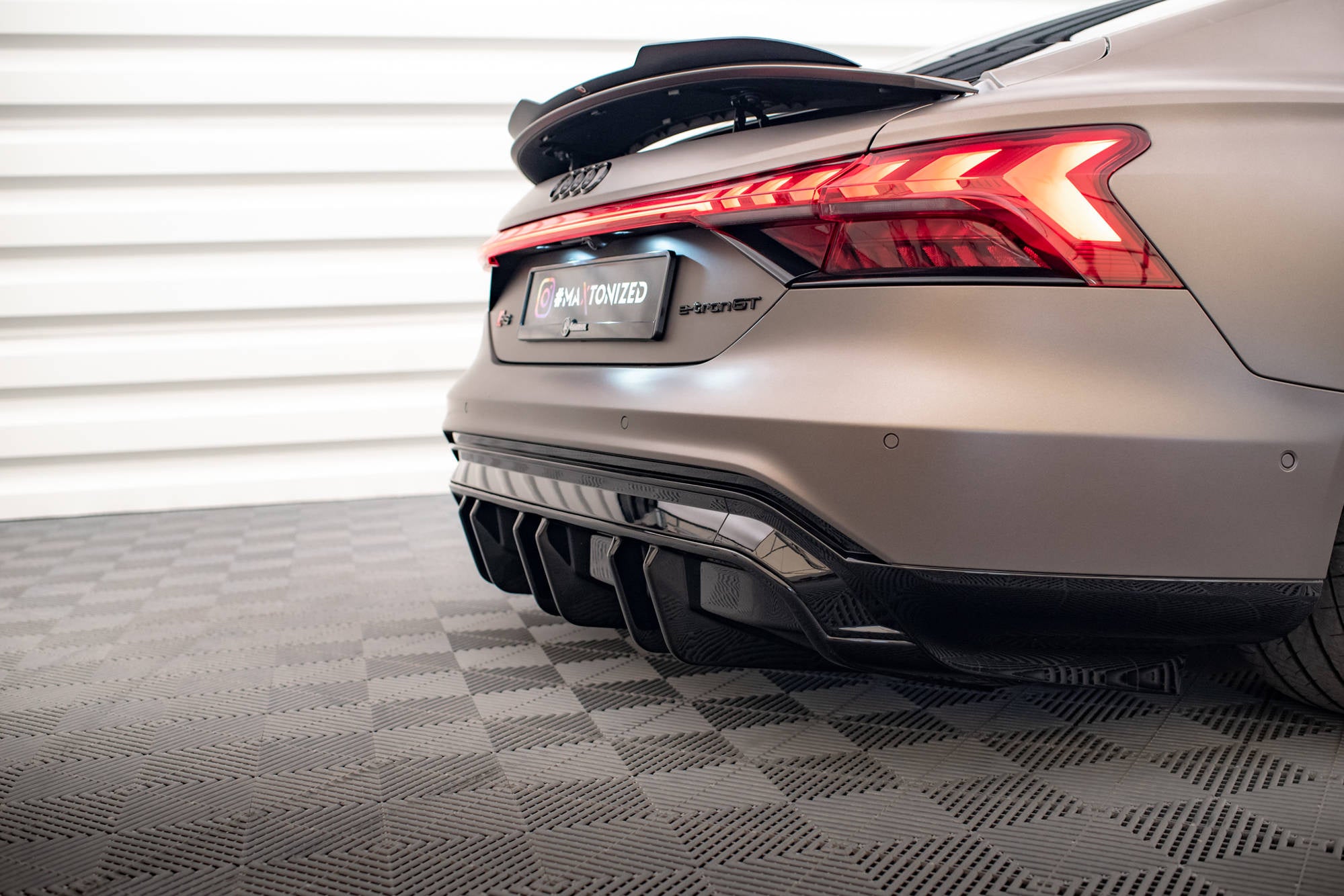 Maxton Design Difusor trasero para Audi e-Tron GT / RS GT Mk1 - imagen 5