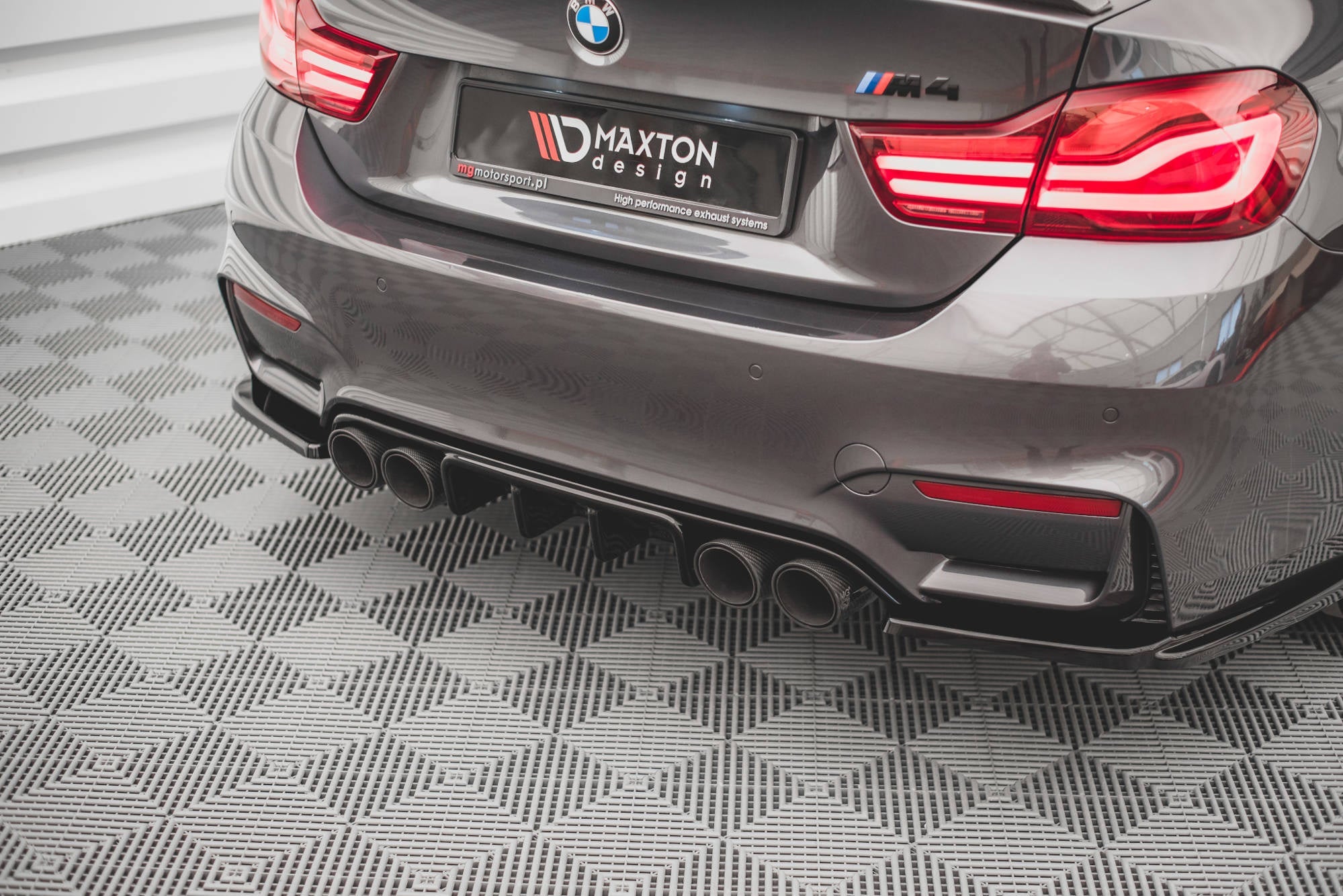 Maxton Design Difusor trasero para BMW M4 F82 - imagen 1