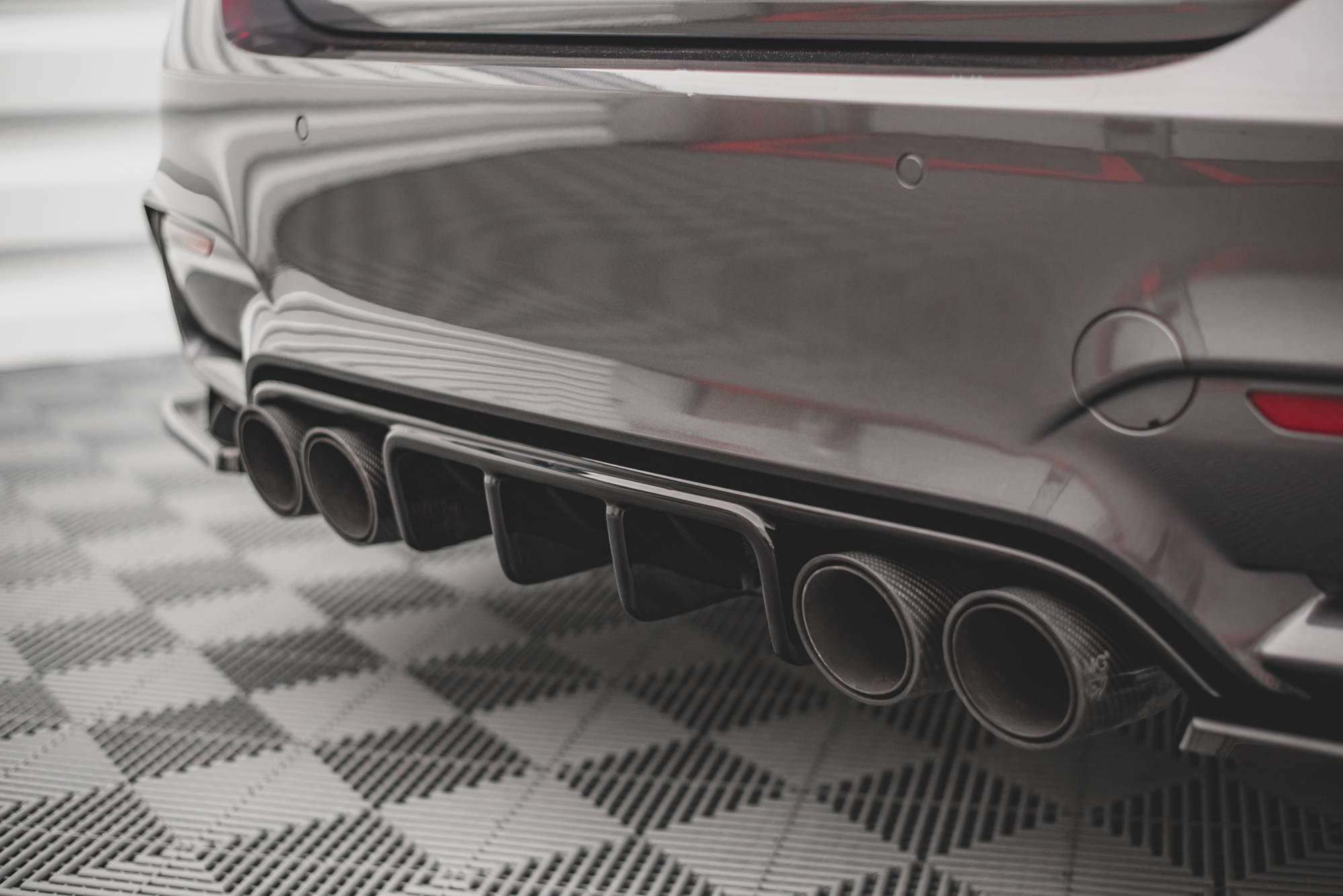 Maxton Design Difusor trasero para BMW M4 F82 - imagen 3
