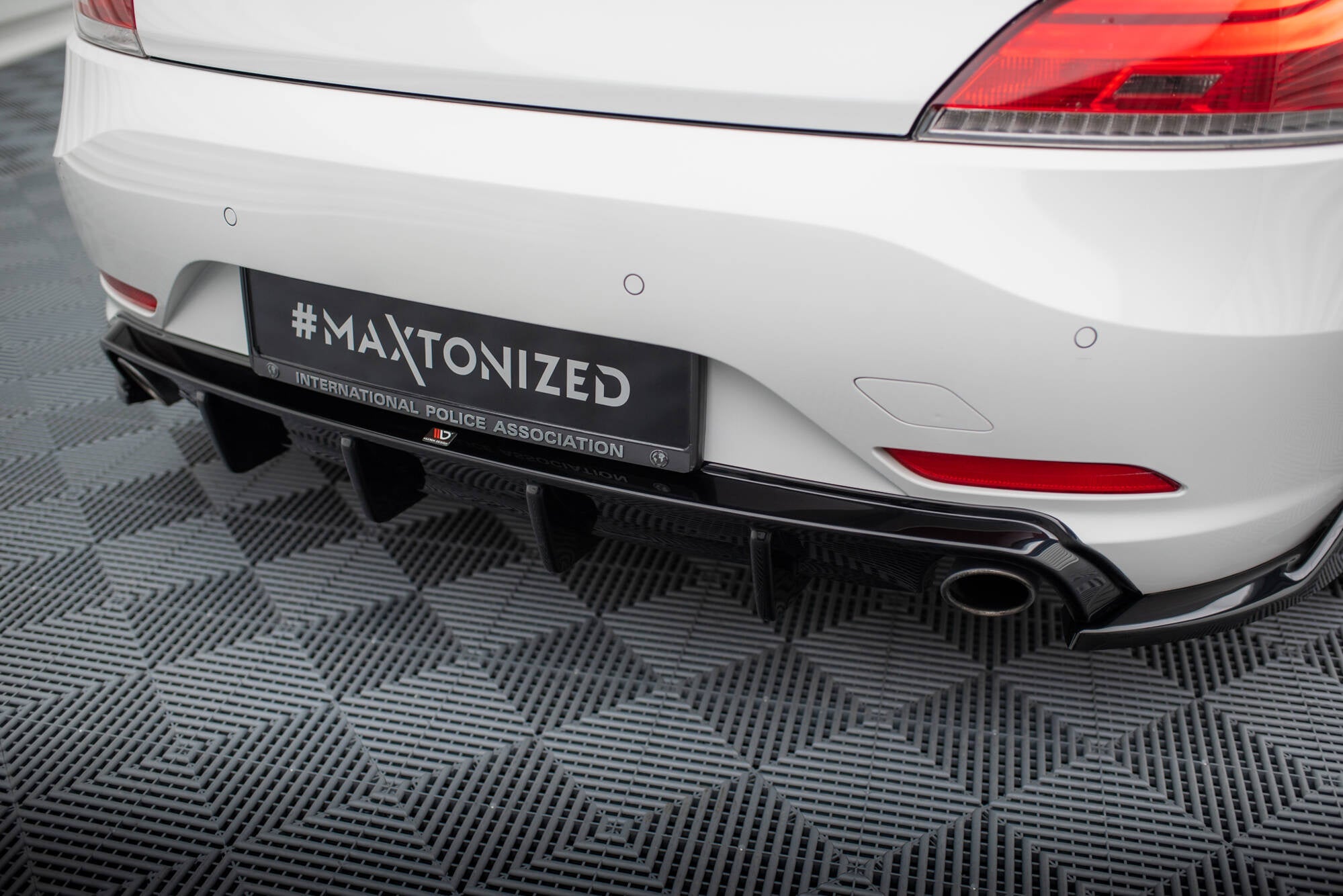 Maxton Design Difusor trasero para BMW Z4 E89 - imagen 2