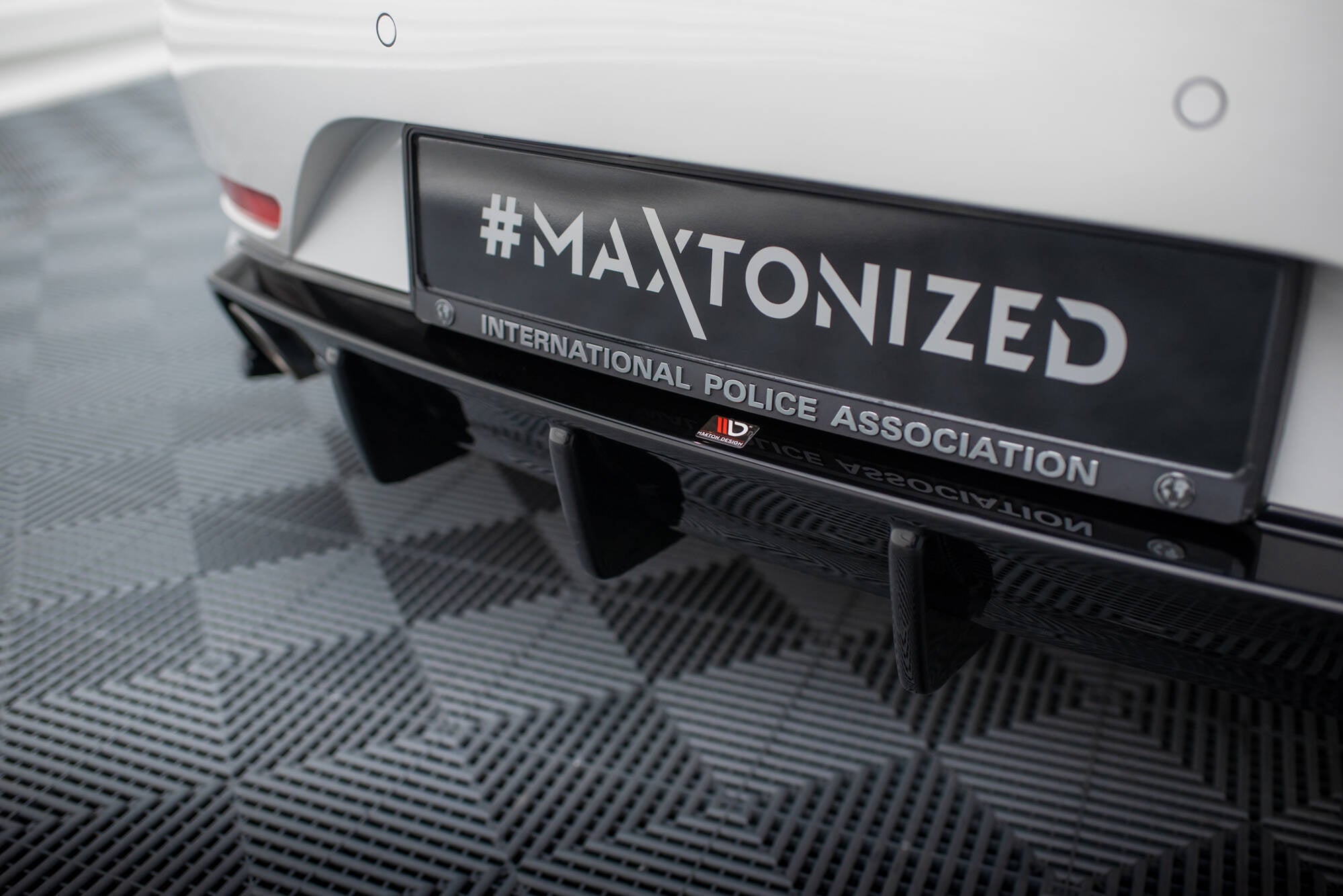 Maxton Design Difusor trasero para BMW Z4 E89 - imagen 3