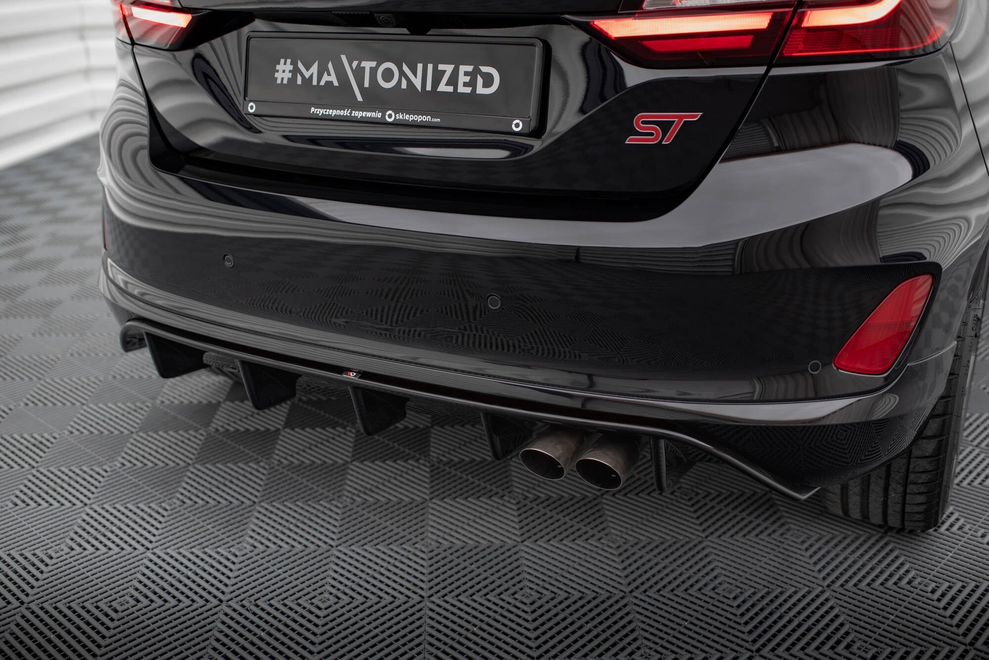 Maxton Design Difusor trasero para Ford Fiesta Mk8 ST - imagen 2