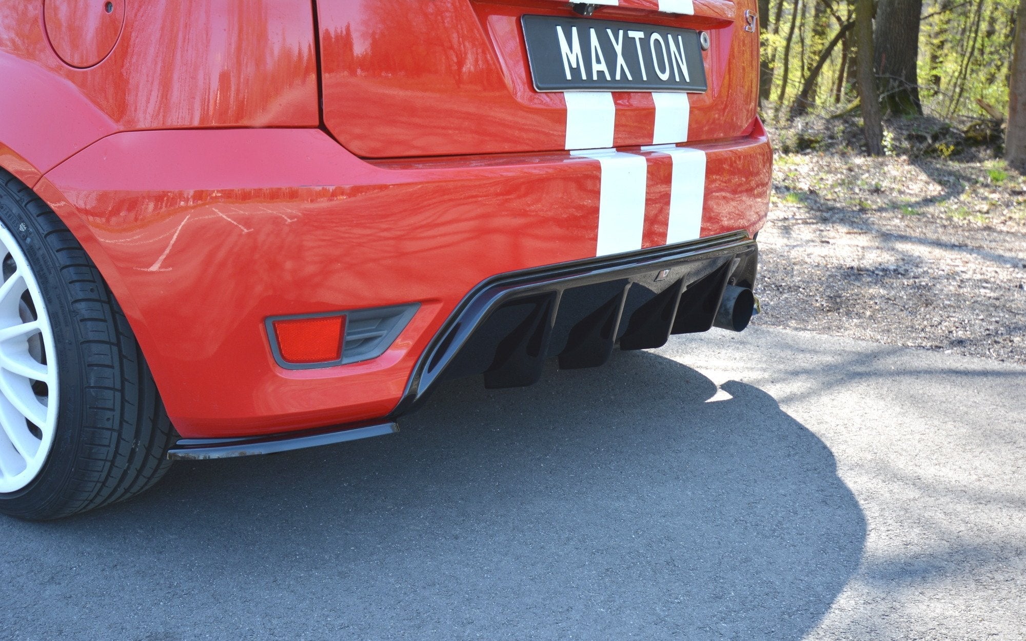 Maxton Design Difusor trasero para Ford Fiesta ST Mk6 - imagen 3
