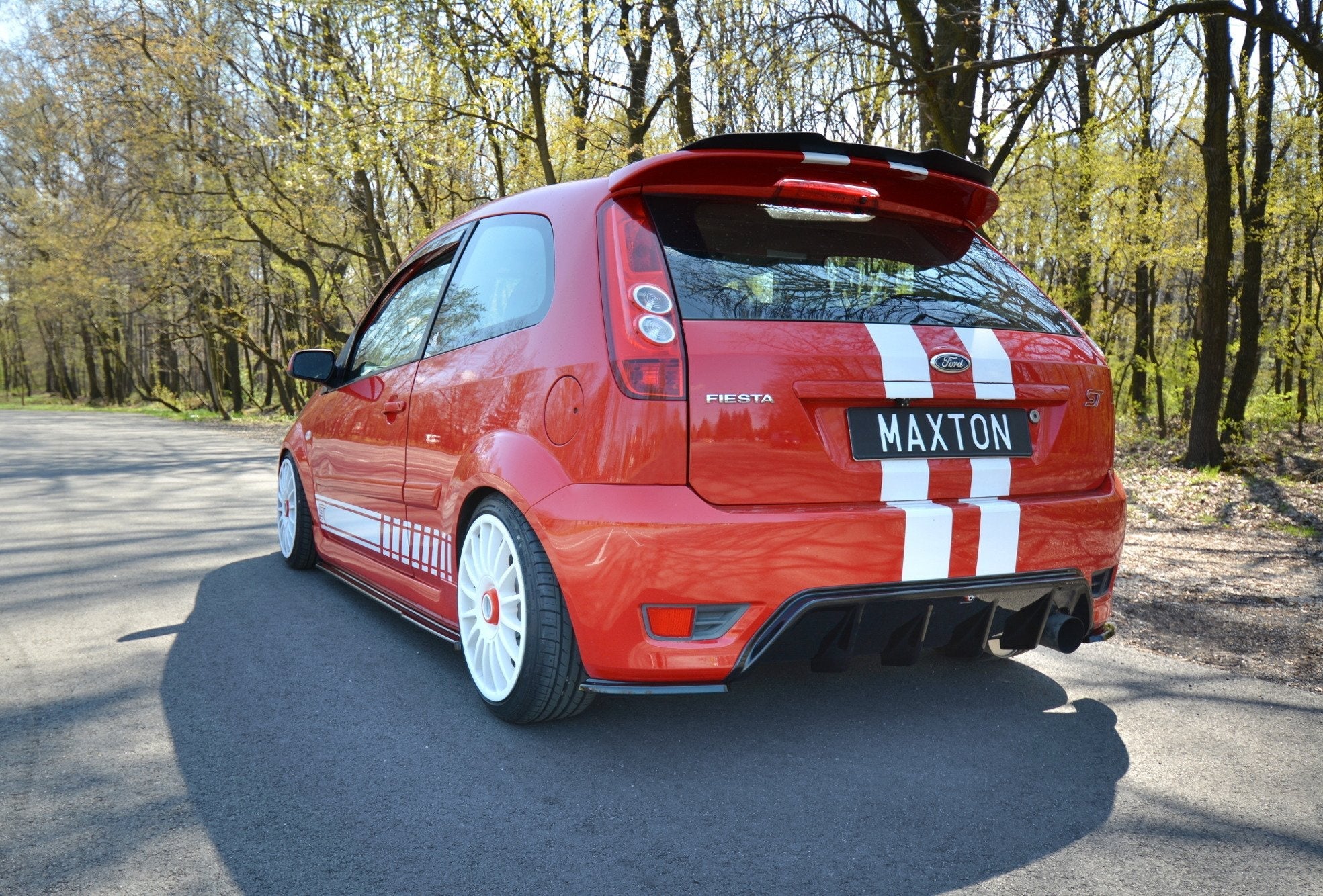 Maxton Design Difusor trasero para Ford Fiesta ST Mk6 - imagen 1