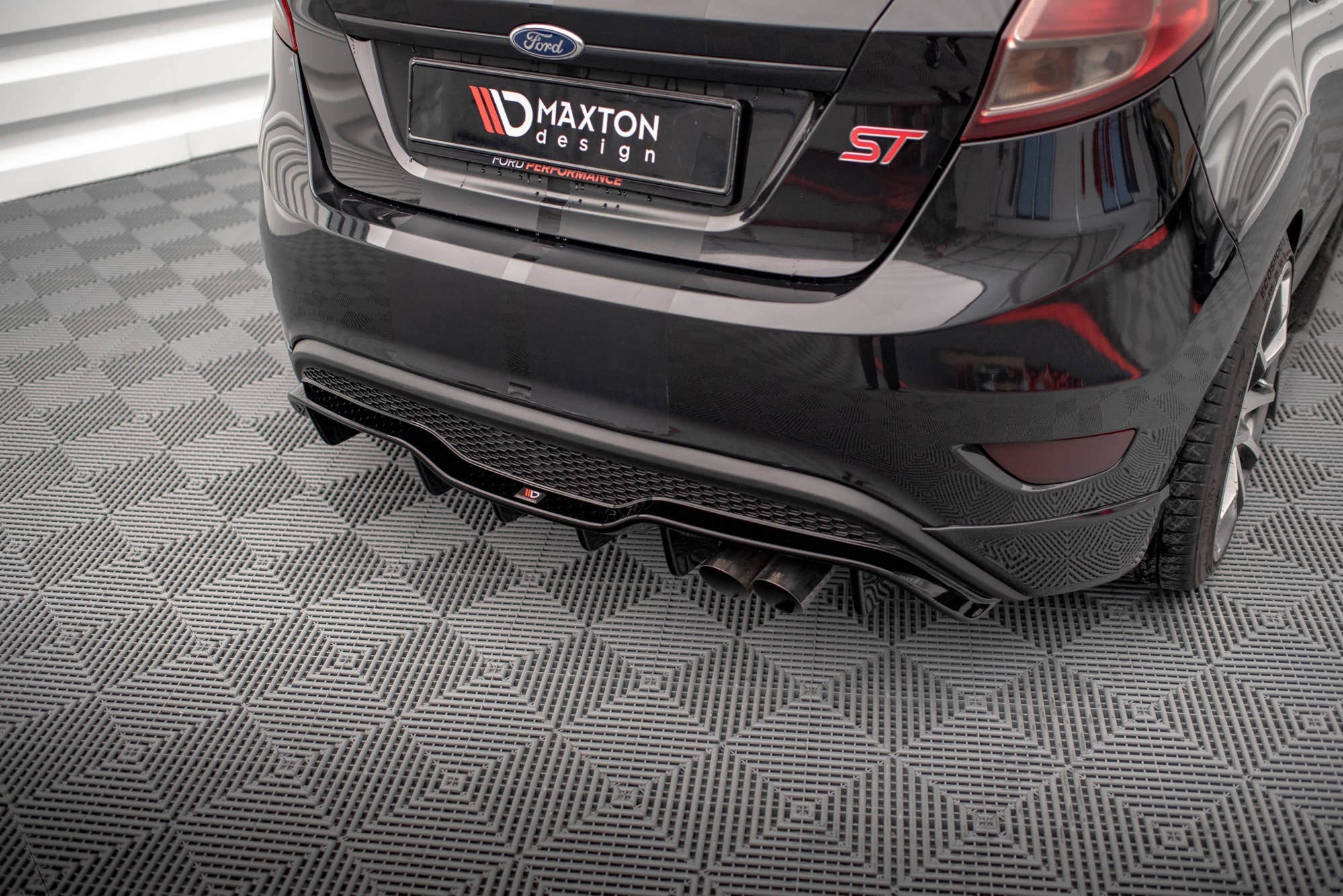 Maxton Design Difusor trasero para Ford Fiesta ST (5 door version) Mk7 Facelift - imagen 2