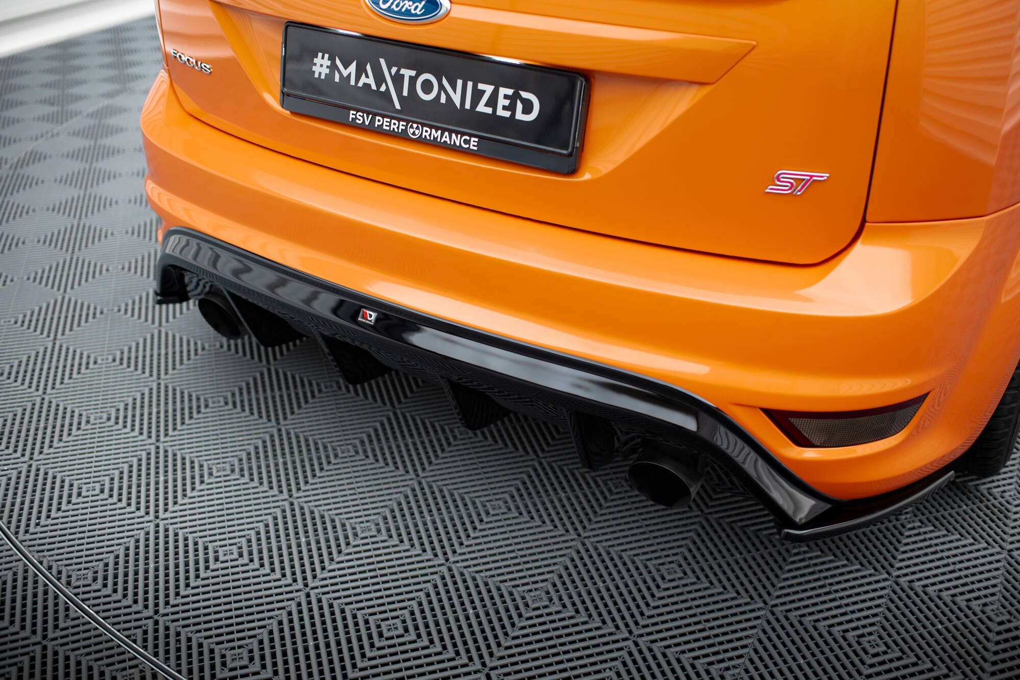 Maxton Design Difusor trasero para Ford Focus ST Mk2 Facelift - imagen 2