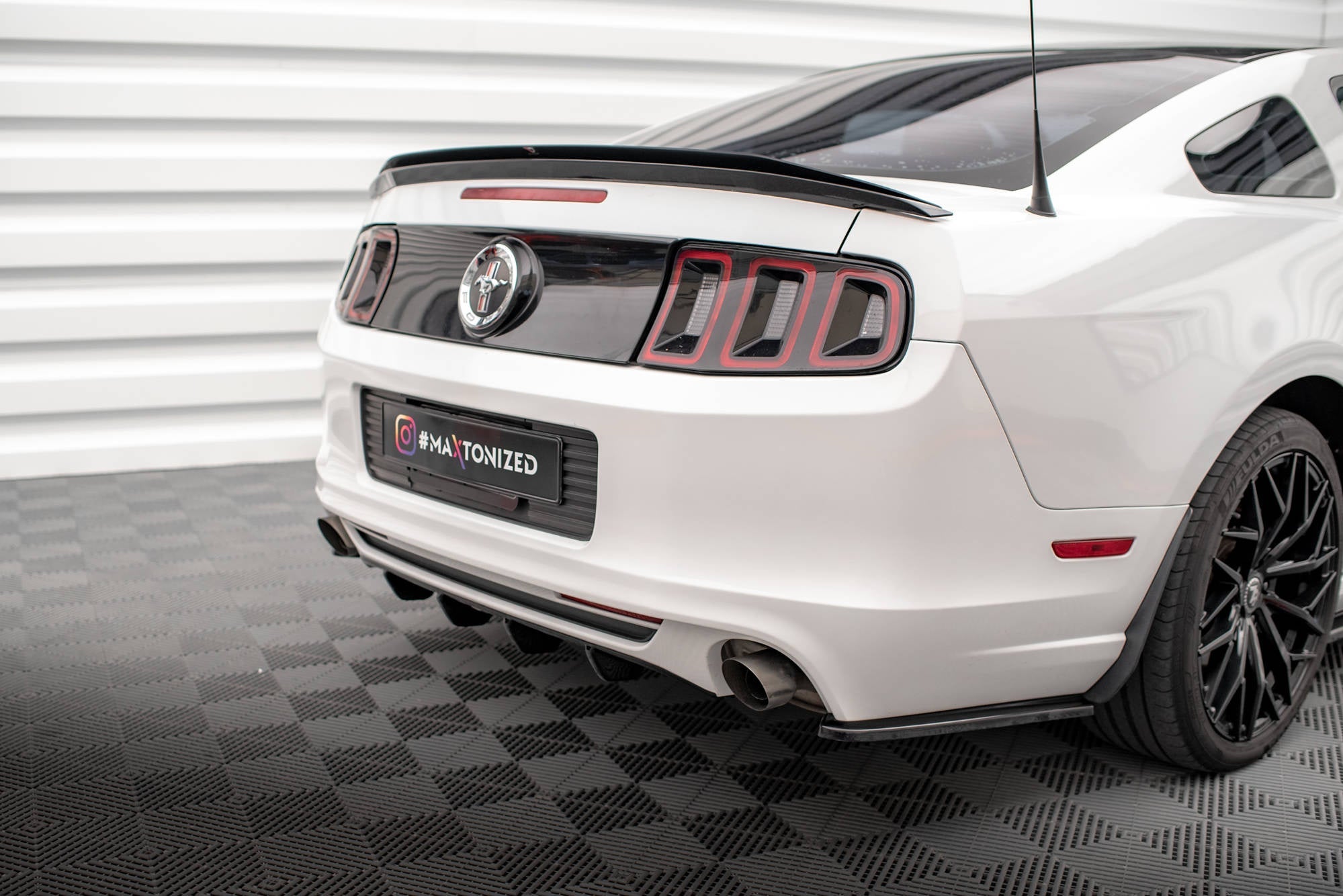 Maxton Design Difusor trasero para Ford Mustang Mk5 Facelift - imagen 4