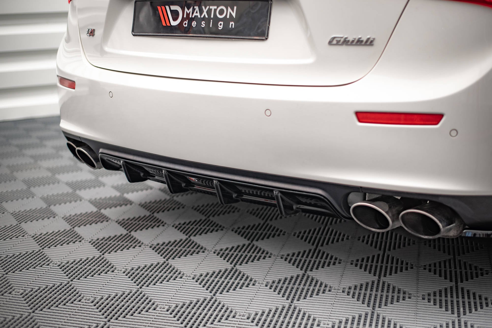 Maxton Design Difusor trasero para Maserati Ghibli Mk3 - imagen 2