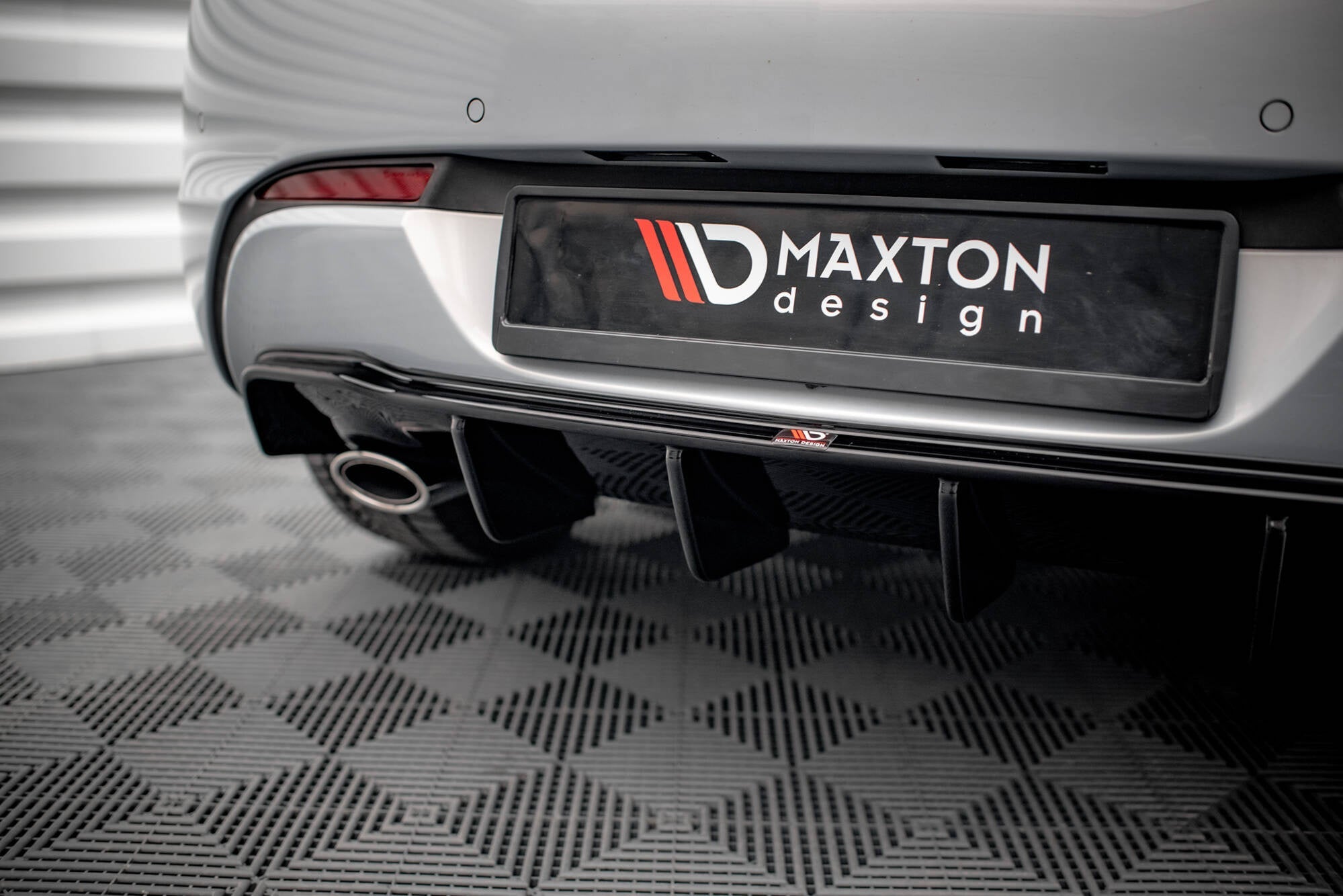 Maxton Design Difusor trasero para Opel Astra GTC OPC-Line J (Version with single Exhaust on one side) - imagen 4