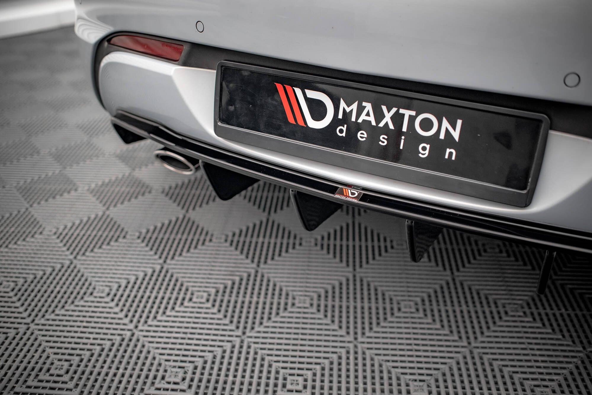Maxton Design Difusor trasero para Opel Astra GTC OPC-Line J (Version with single Exhaust on one side) - imagen 5