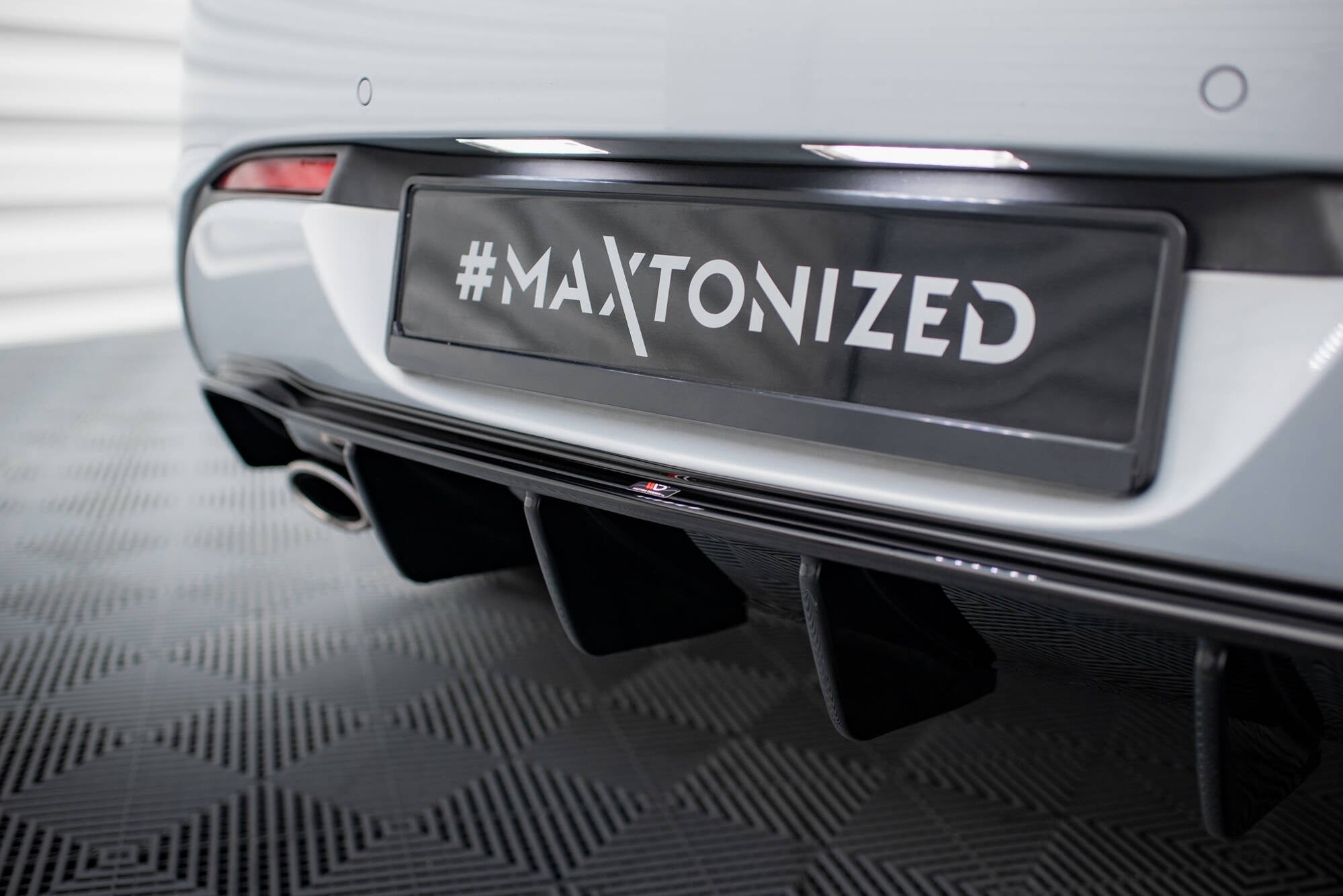 Maxton Design Difusor trasero para Opel Astra GTC OPC-Line J (Version with single Exhausts on both sides) - imagen 3