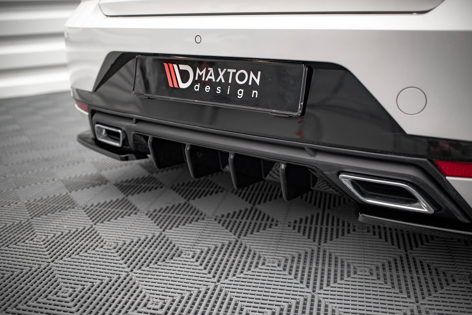 Maxton Design Difusor trasero para Seat Ibiza FR Mk5 - imagen 3