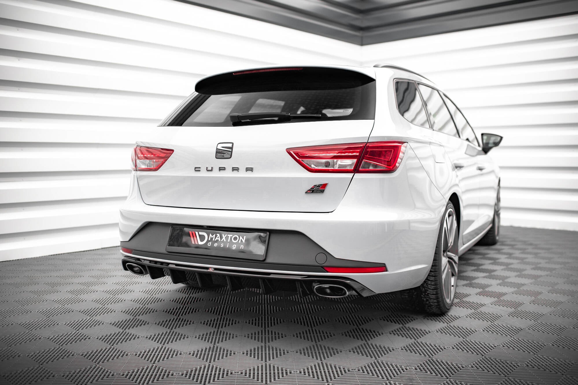 Maxton Design Difusor trasero para Seat Leon Cupra Sportstourer Mk3 - imagen 3