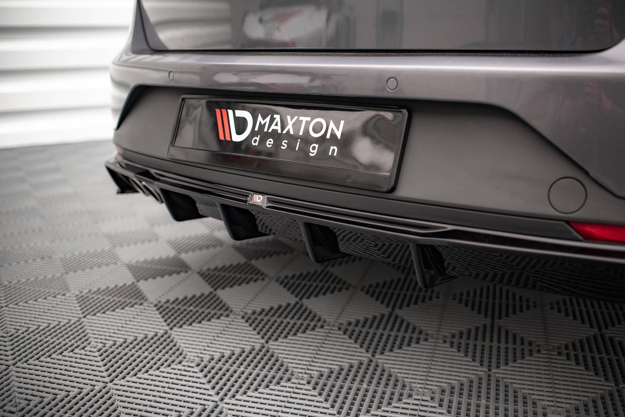 Maxton Design Difusor trasero para Seat Leon FR Sportstourer Mk3 - imagen 3